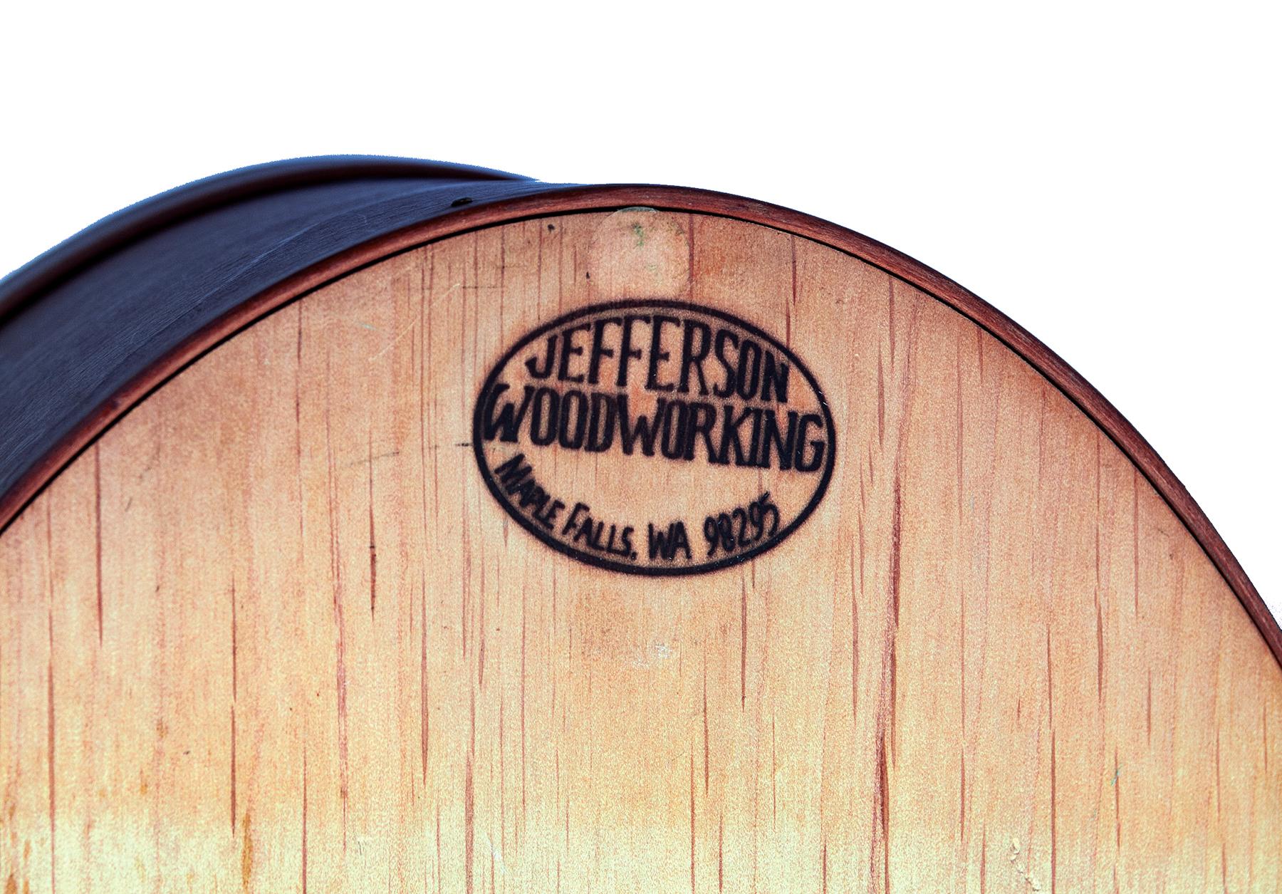 Handgefertigte handwerkliche Oval Kirschbaum Wood Box (20. Jahrhundert) im Angebot