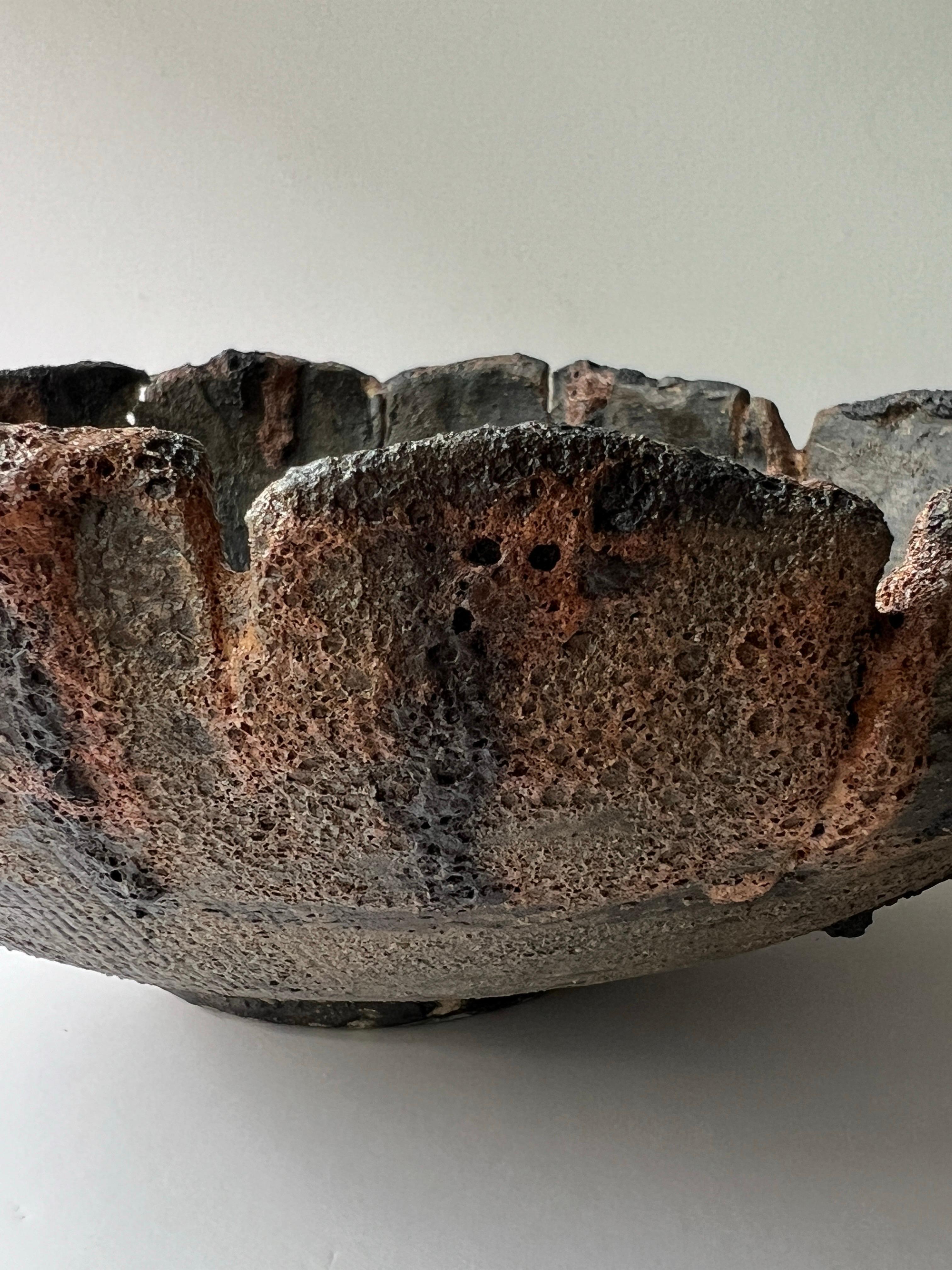 Fait main Vaisseau sculpture crépusculaire en frêne émaillé fait main en vente