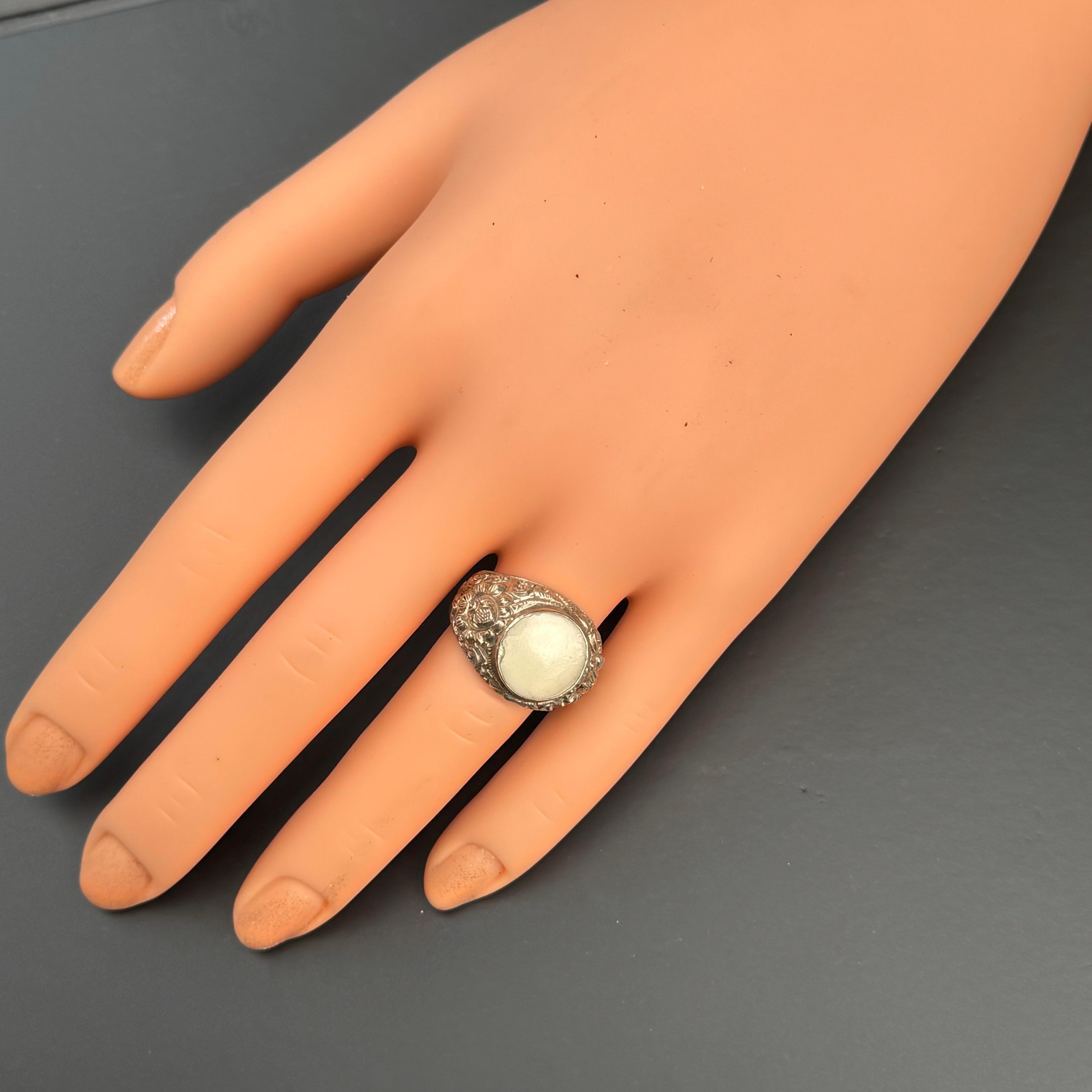Handmade Asian Repousse silver Ring For Sale 4