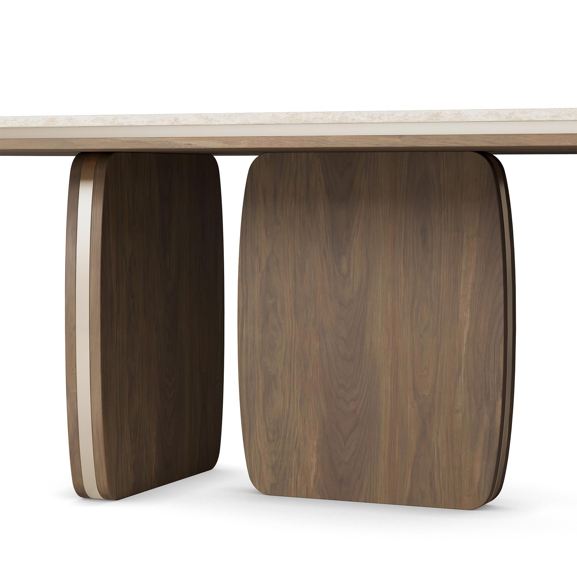 Table de salle à manger Assia II faite à la main avec plateau en travertin par Nolita Harbour Neuf - En vente à Carvalhosa, PT