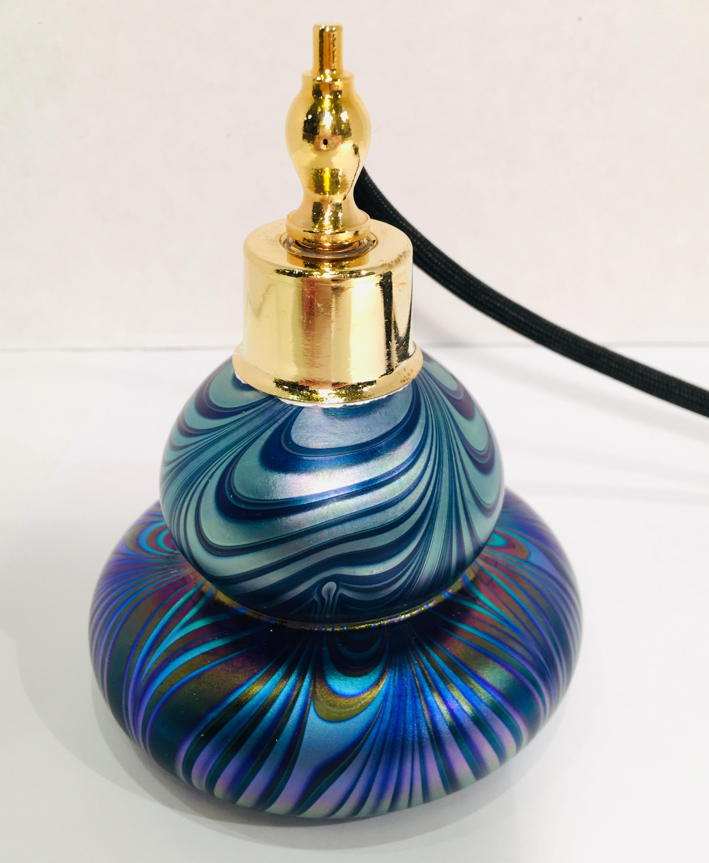 Handmade Austrian Art Glass Perfume Bottle Atomizer Signed Oskar Karla from 1986 For Sale 2