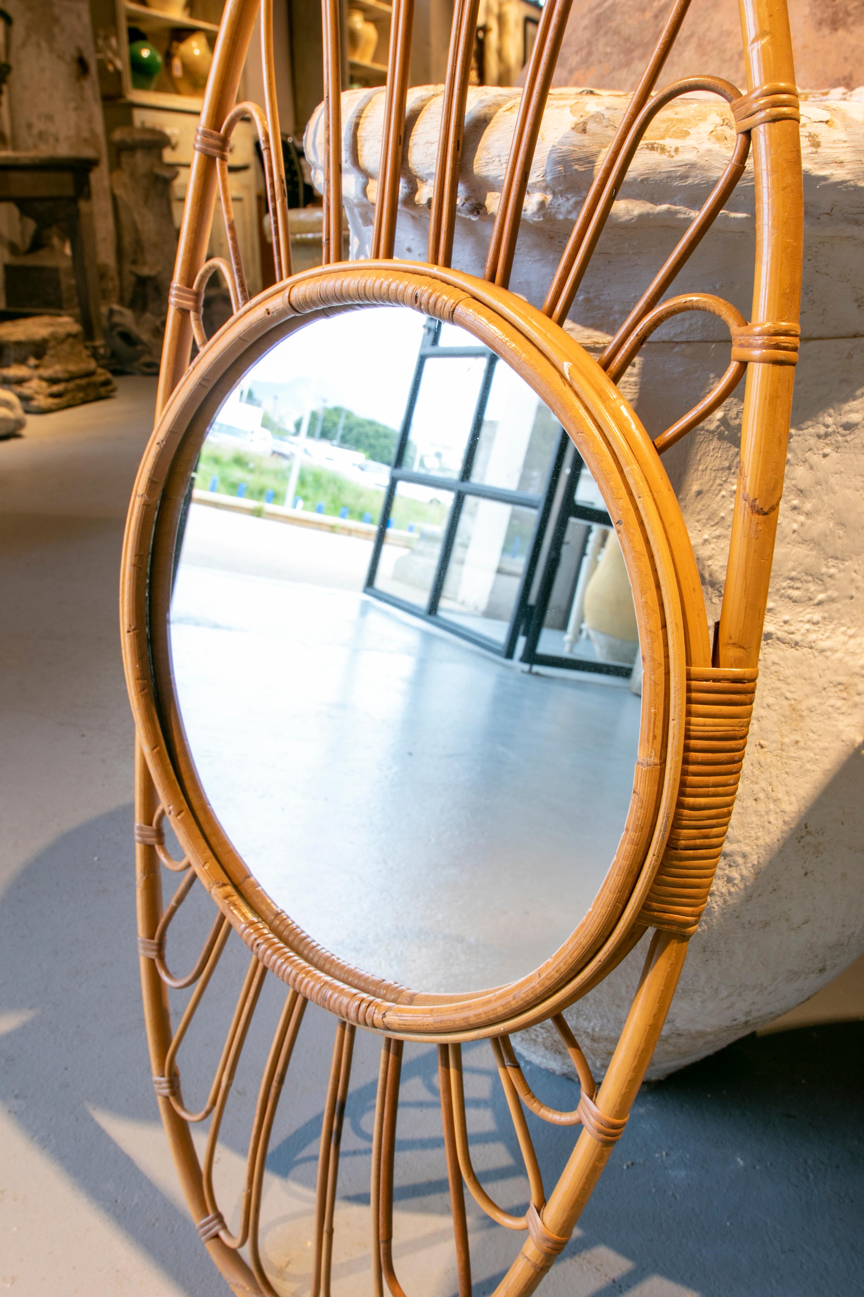 Handgefertigter Bambus-Spiegel in ovaler Form  im Angebot 6
