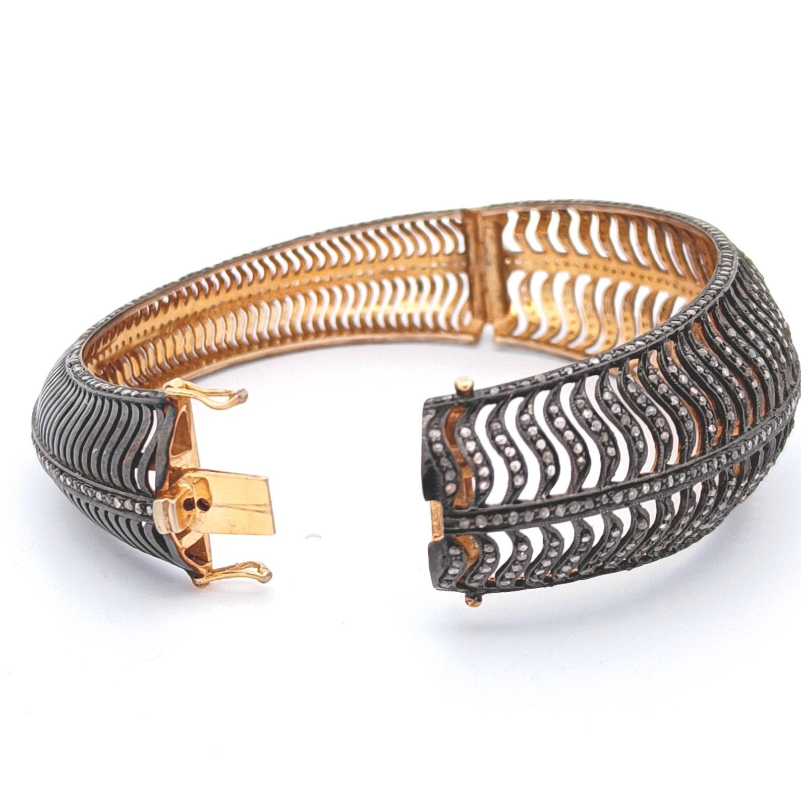 Art Déco Bangle fatto a mano in stile vittoriano Bangle in argento 925 Pave Diamond Bangle. in vendita
