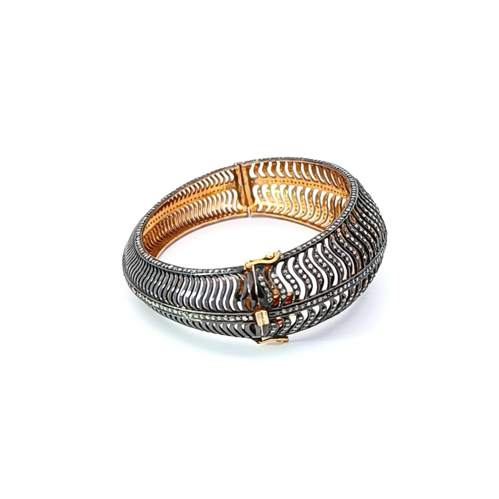 Bangle fatto a mano in stile vittoriano Bangle in argento 925 Pave Diamond Bangle. In condizioni Nuovo in vendita a Chicago, IL