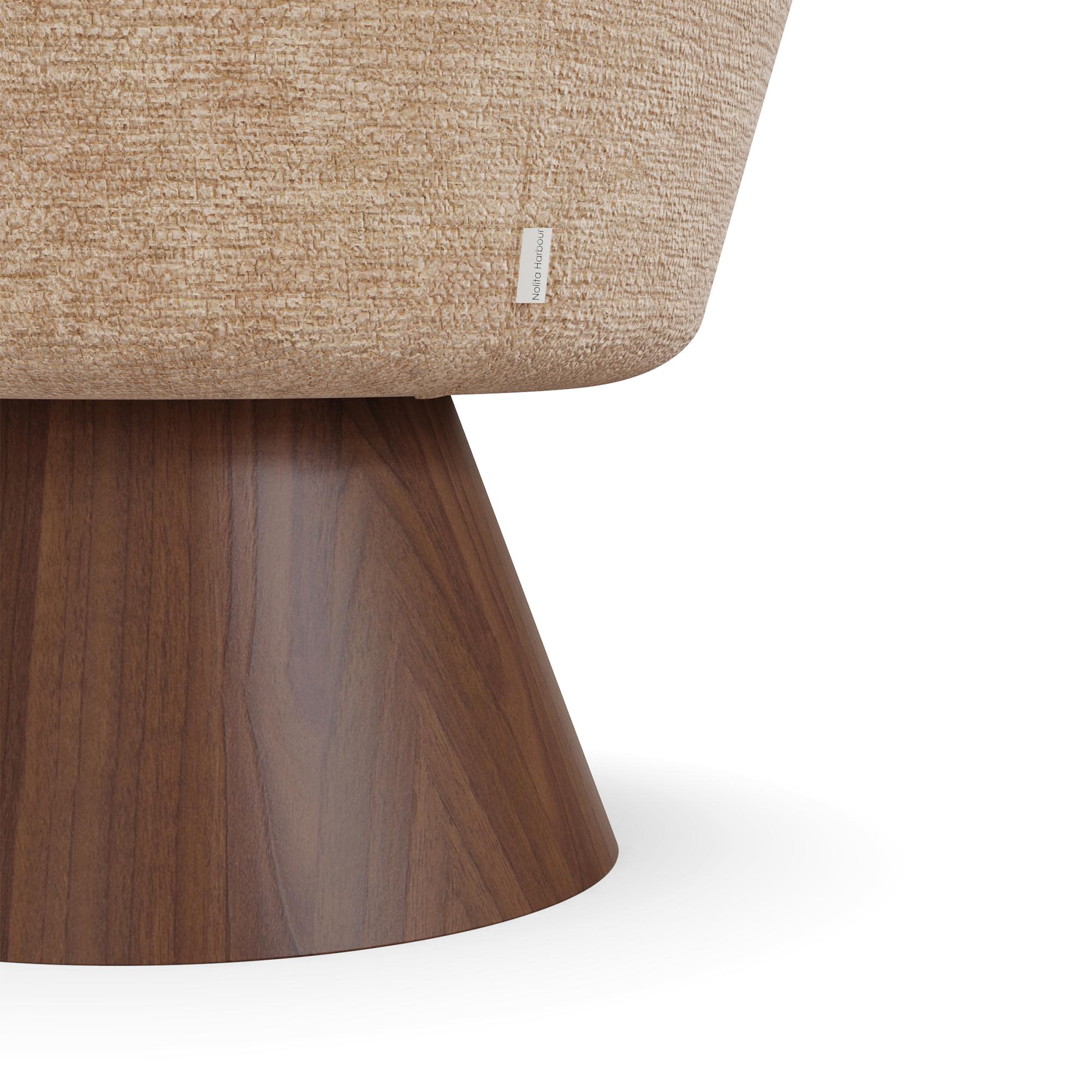 Silla de comedor artesanal Basqui de terciopelo tapizada by Nolita Harbour Siglo XXI y contemporáneo en venta