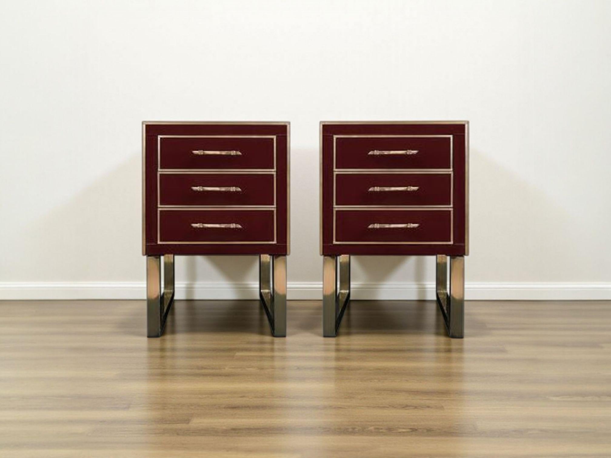 Intagliato a mano Handmade bedside tables by designer Justfurnitures customized glass and brass in vendita
