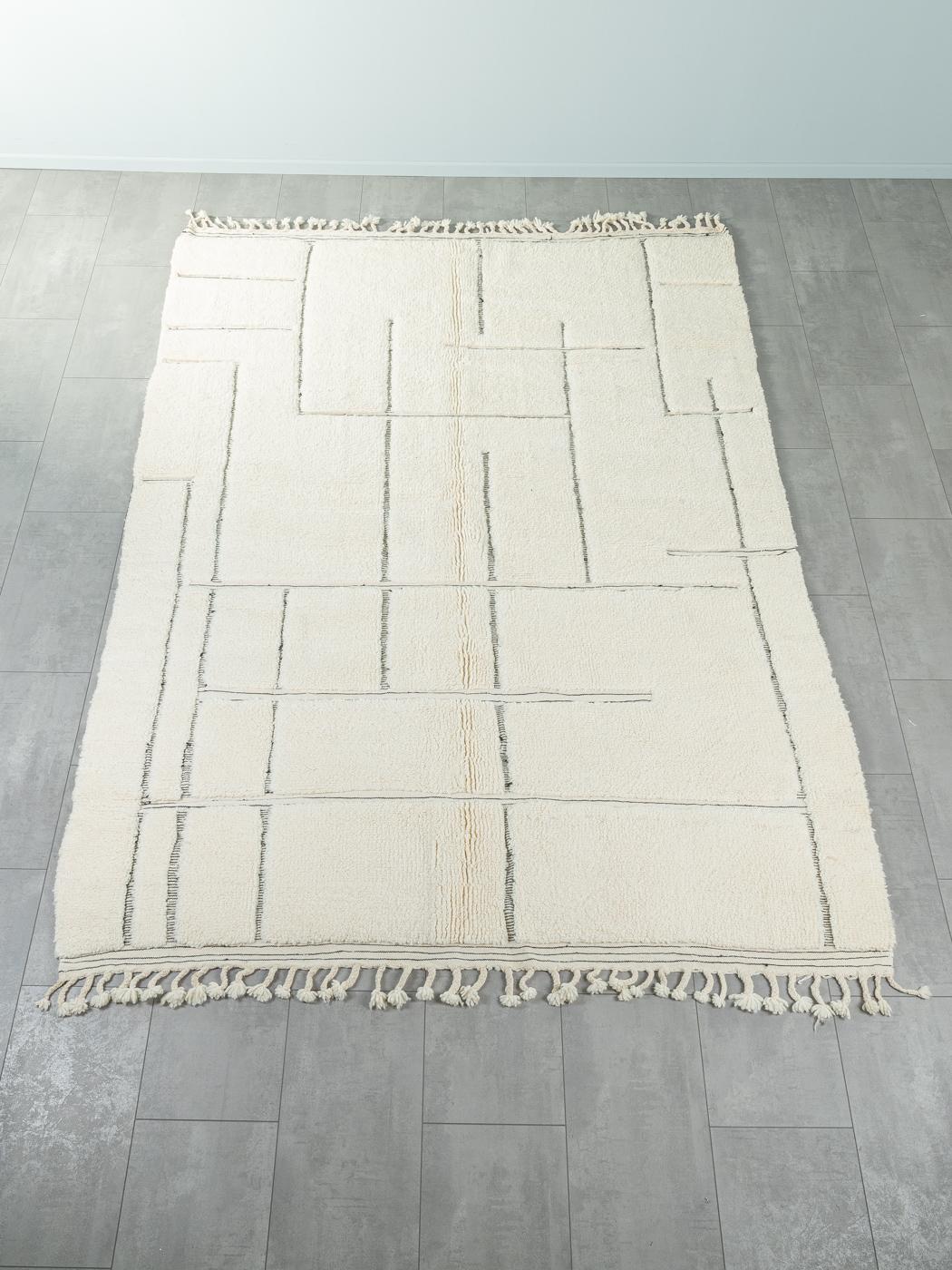 Airway is a contemporary 100% wool rug – thick and soft, comfortable underfoot. Our Berber rugs are handwoven and handknotted by Amazigh women in the Atlas Mountains. These communities have been crafting rugs for thousands of years. One knot at a