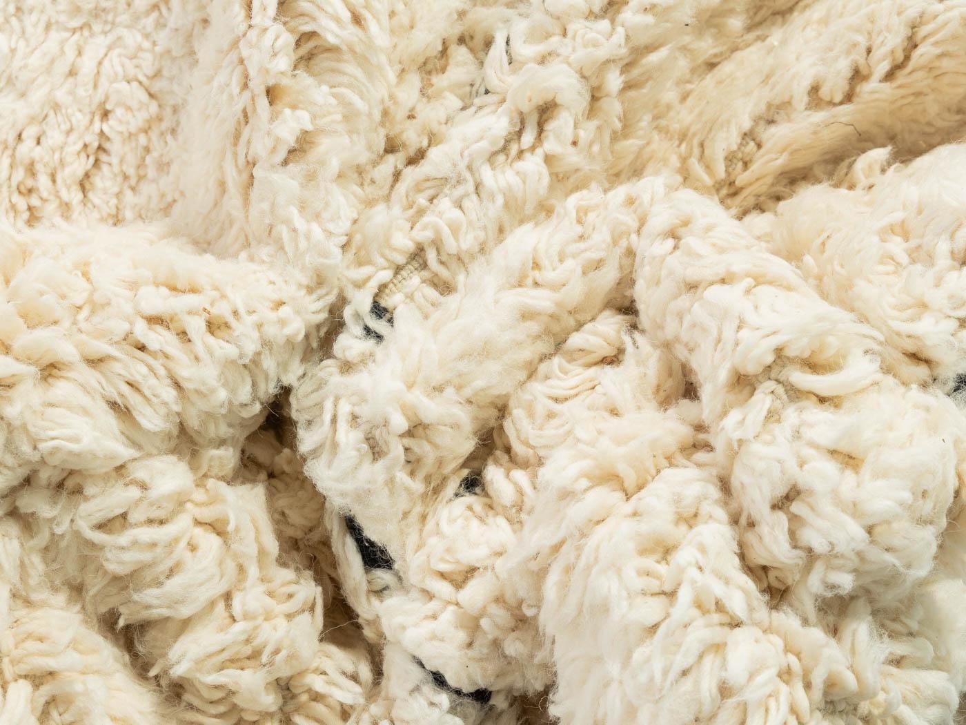 Handgefertigter Berberteppich 100% Wolle Marokkanisch Beni Ourain im Zustand „Hervorragend“ im Angebot in Neuss, NW