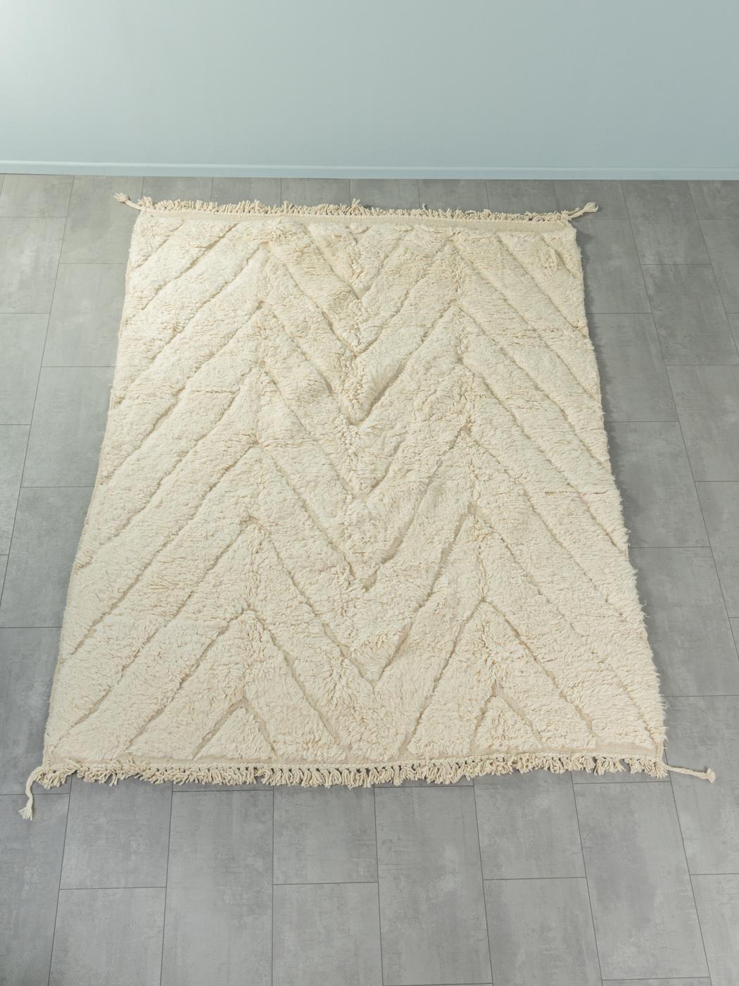 Handmade Berber Rug 100% Wool Moroccan Beni Ourain In Excellent Condition For Sale In Neuss, NW