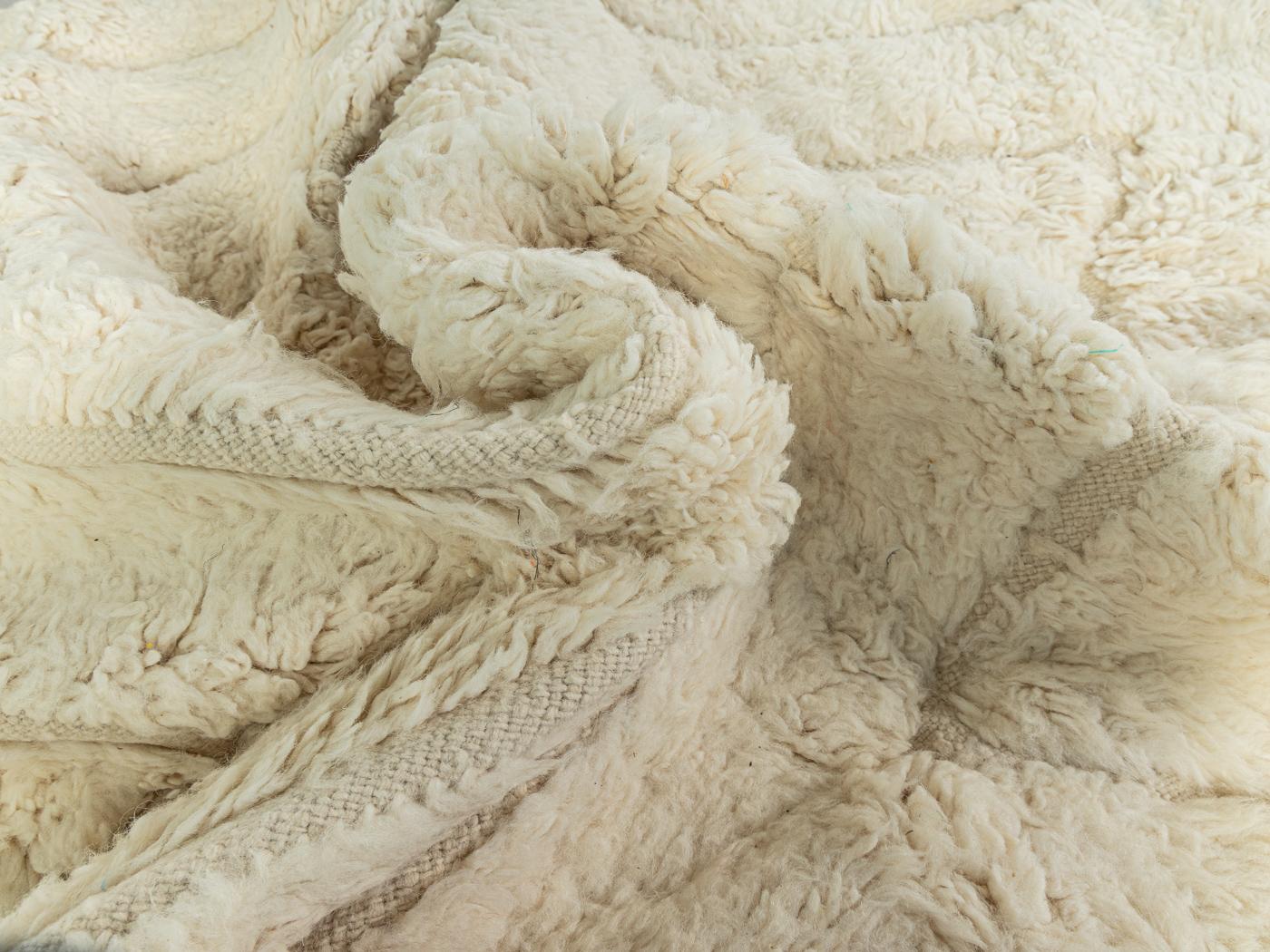 Handgefertigter Berberteppich 100% Wolle Marokkanisch Beni Ourain (21. Jahrhundert und zeitgenössisch) im Angebot