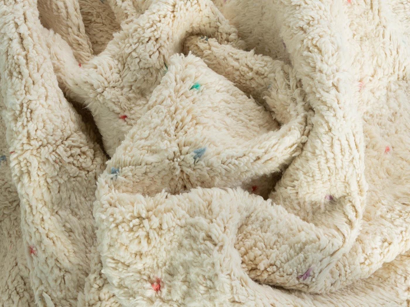 Handgefertigter Berberteppich Beni Ourain aus 100% Marokkanischer Wolle im Zustand „Hervorragend“ im Angebot in Neuss, NW