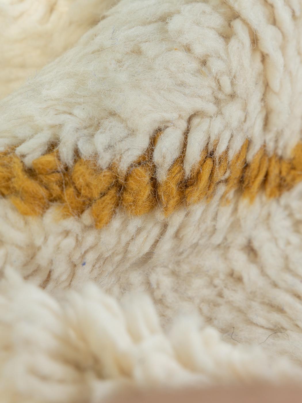 Handgefertigter Berberteppich marokkanisch 100% Wolle im Zustand „Hervorragend“ im Angebot in Neuss, NW