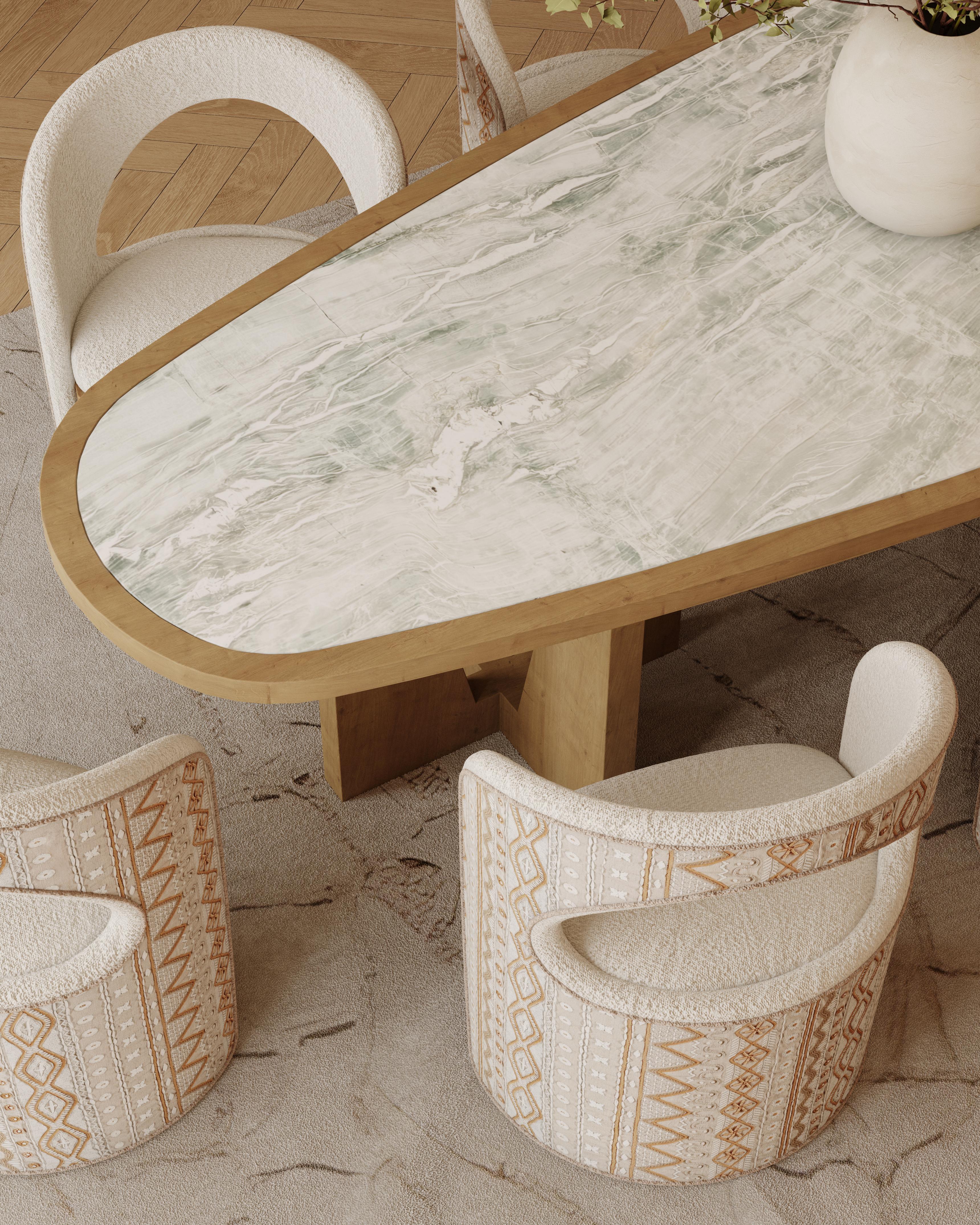 Handgefertigter Berta Esszimmerstuhl mit Leinenpolsterung und Nussbaumholz von Nolita Harbour im Angebot 4