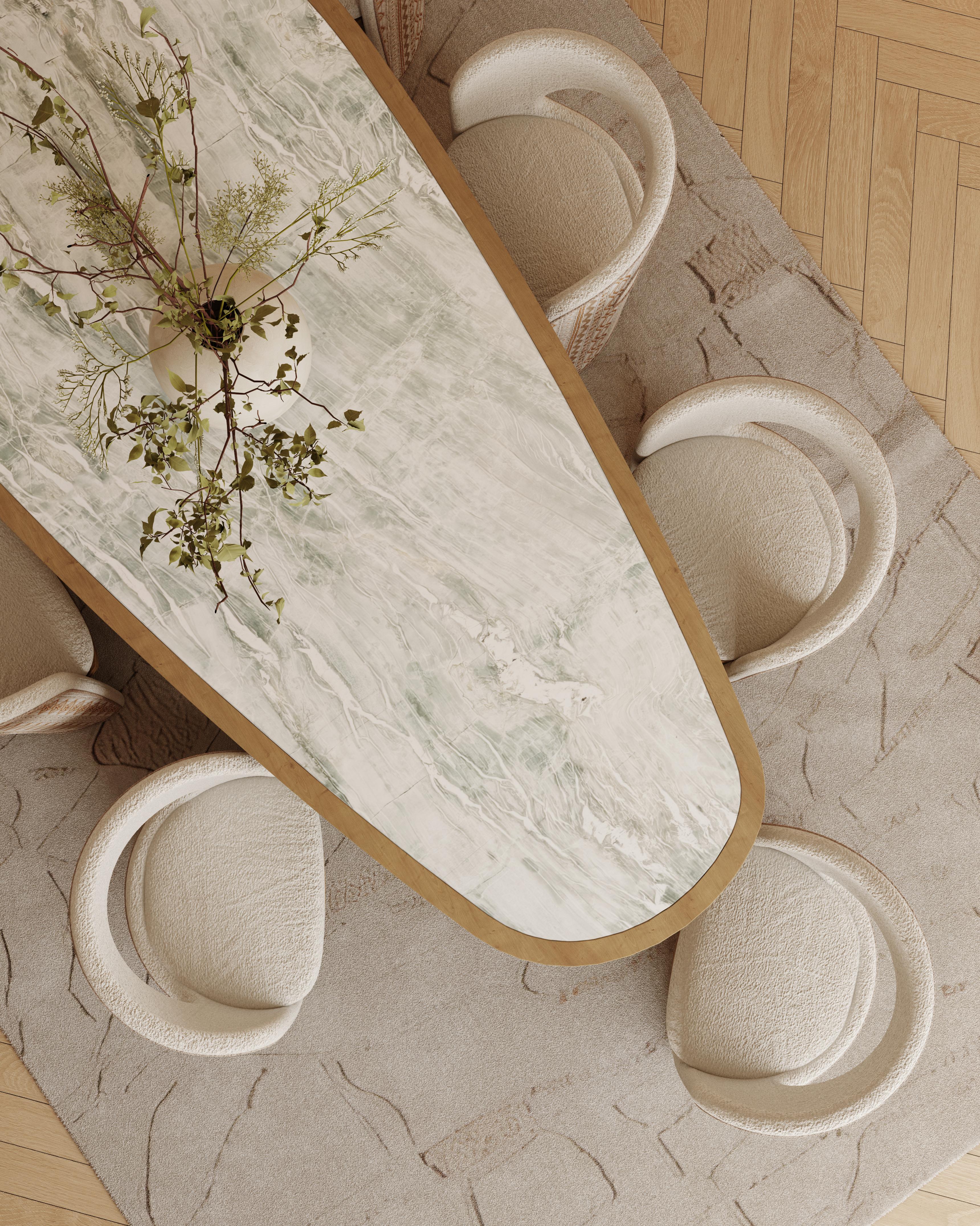 Handgefertigter Berta Esszimmerstuhl mit Leinenpolsterung und Nussbaumholz von Nolita Harbour (Portugiesisch) im Angebot