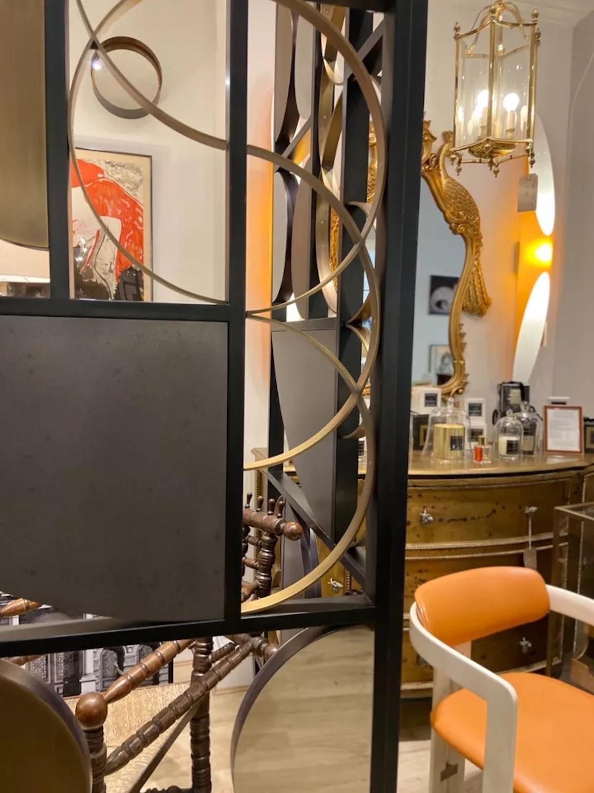 Art Déco Paravento a specchio in metallo e ottone realizzato a mano su misura in vendita