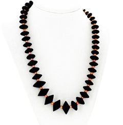 AJD Collar Magníficamente Elegante de Ónix Negro y Cristal Naranja de 19,5" Hecho a Mano