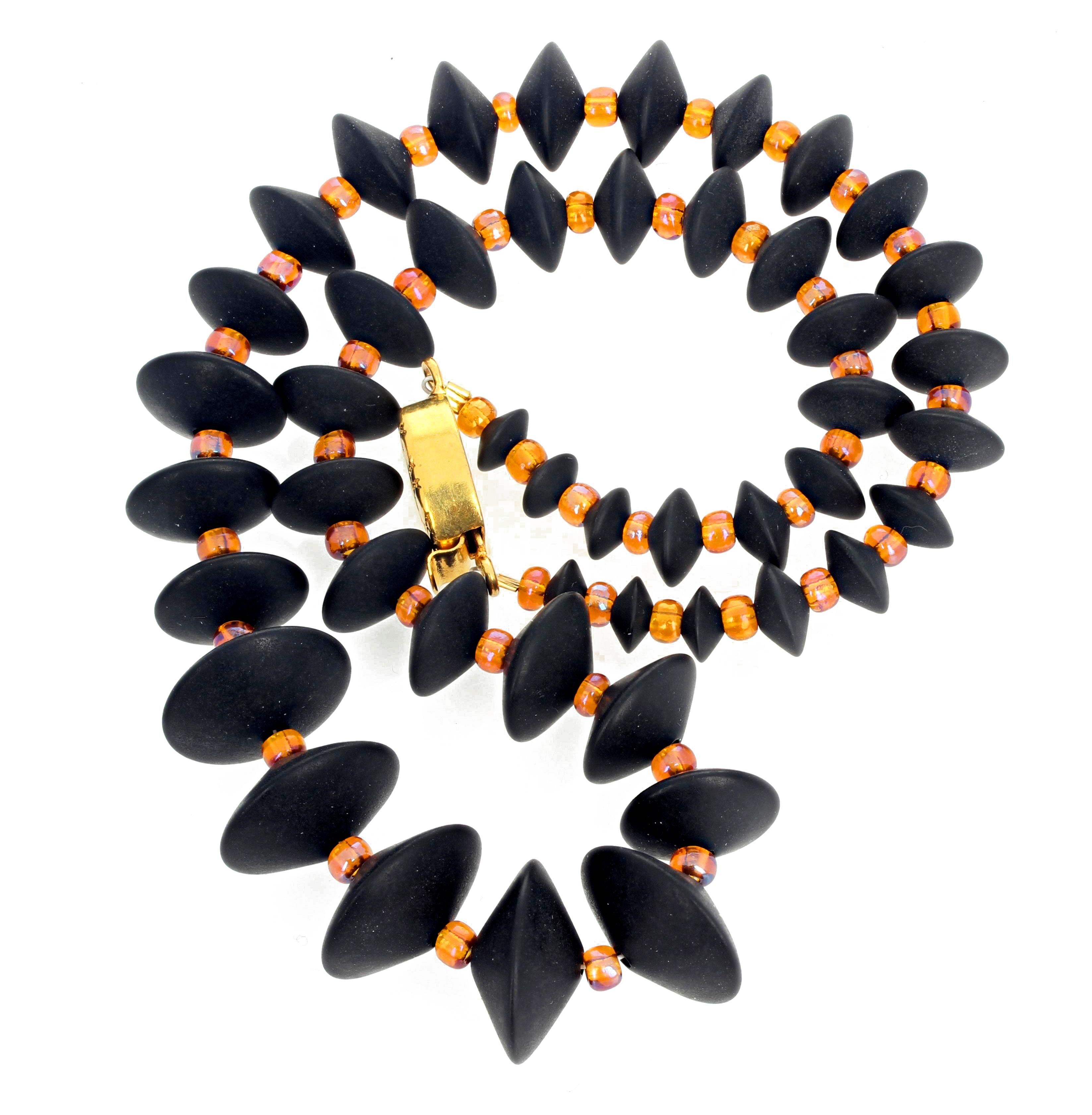Donna AJD Collana di onice nero e cristalli arancioni, splendidamente elegante, fatta a mano da 19,5