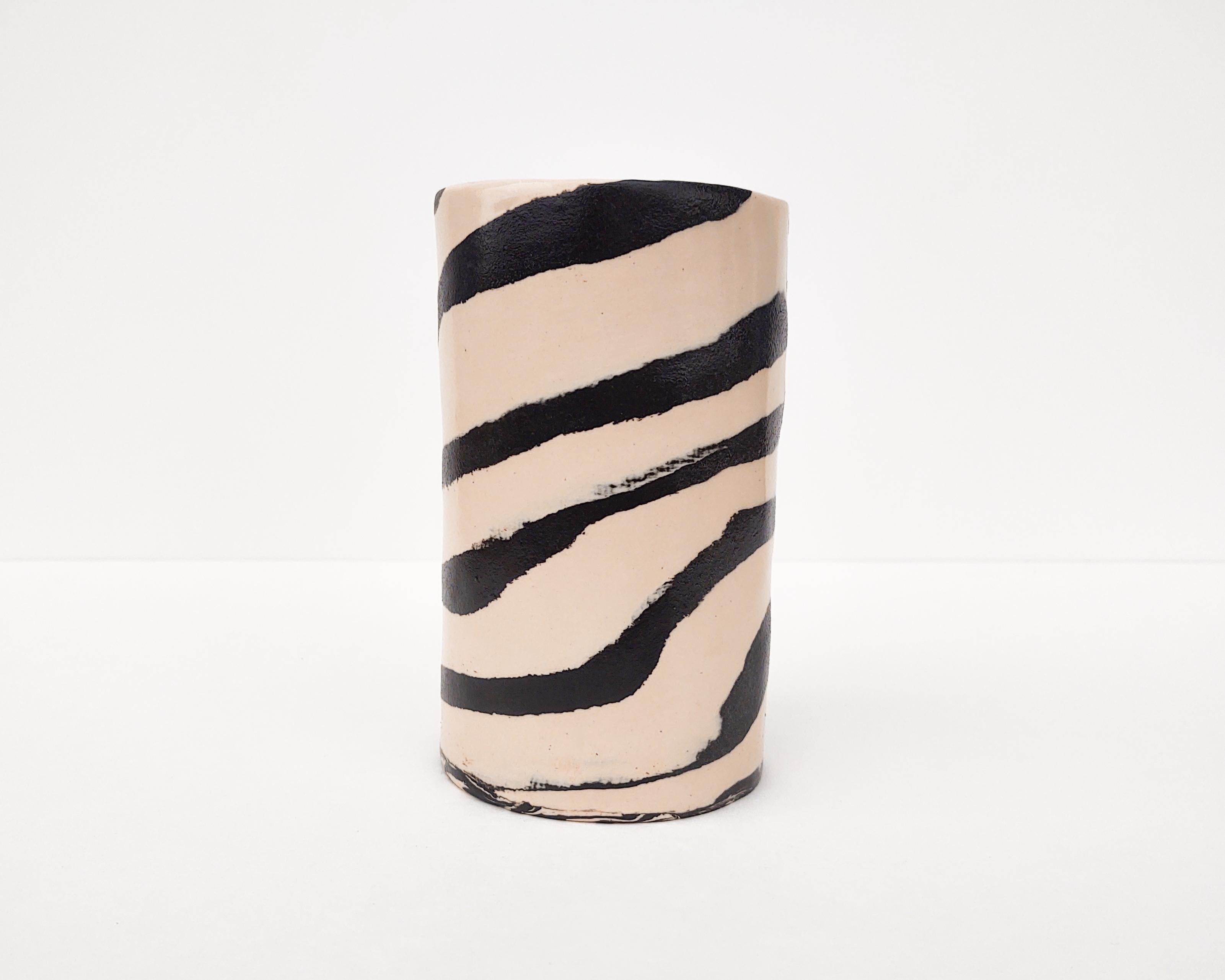 Handmade Black & White Spiral Striped Nerikomi Vase by Fizzy Ceramics In New Condition For Sale In Hawthorne, CA