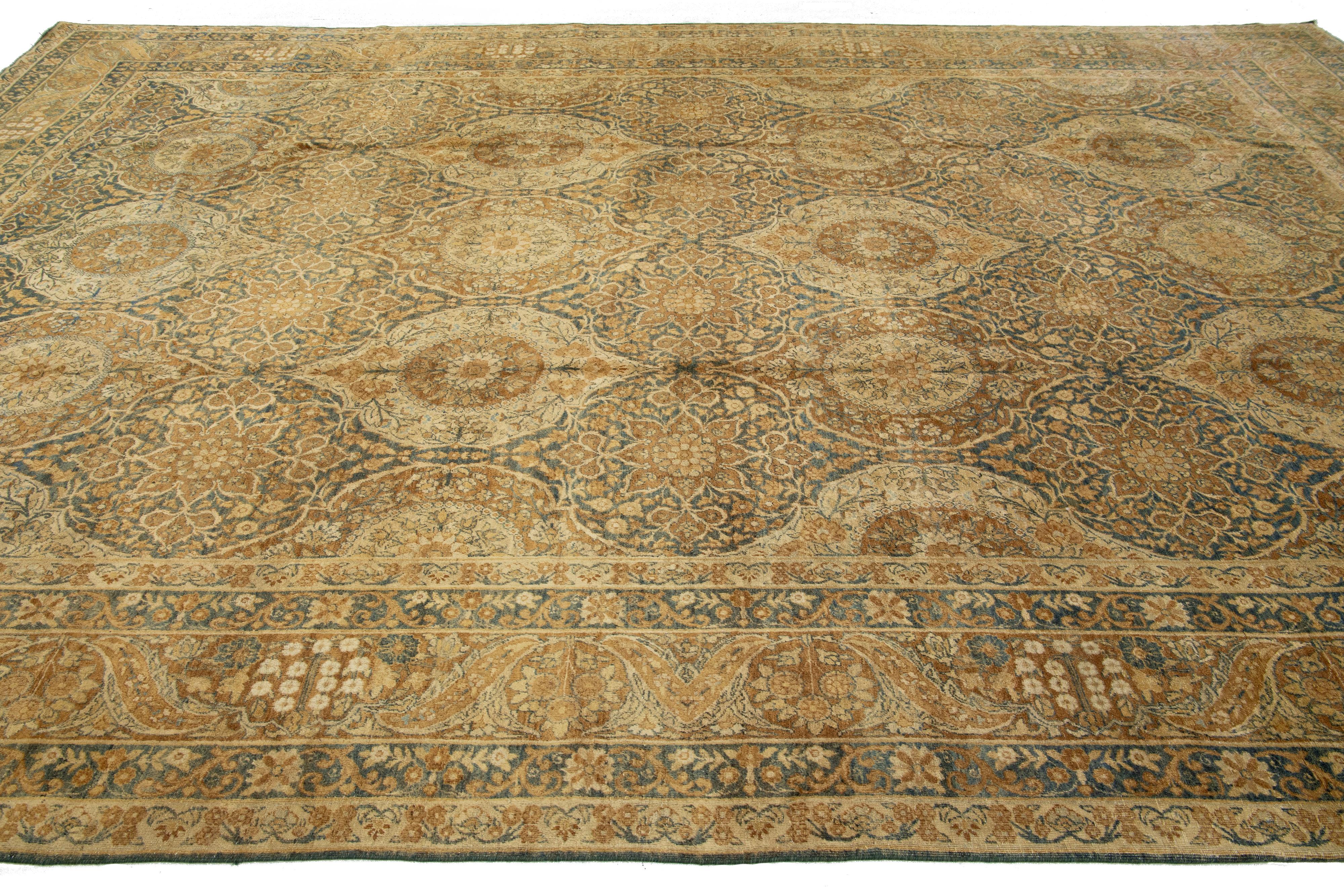 Perse Tapis persan ancien Kerman bleu fait à la main avec un motif sur toute la surface en vente