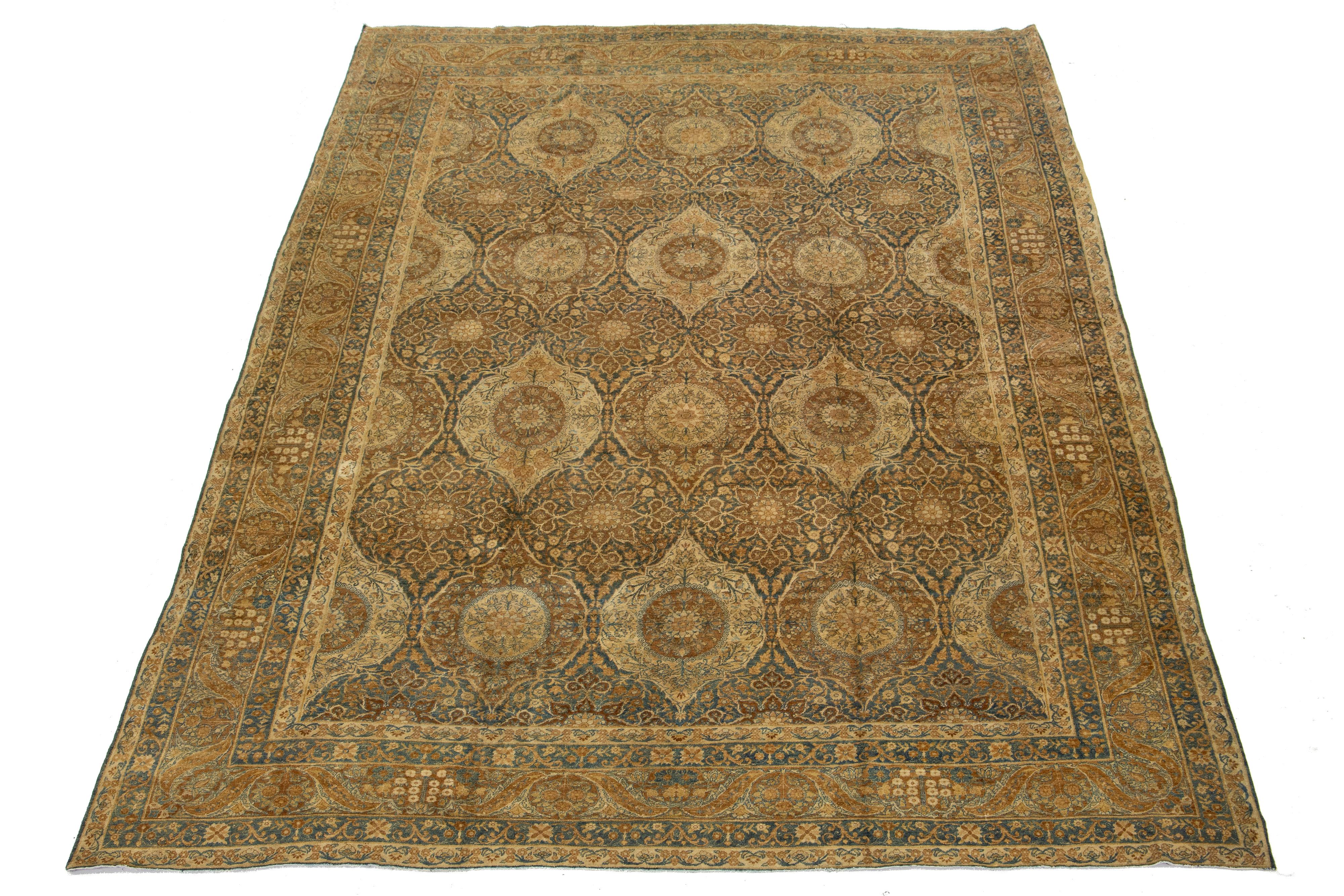 Tapis persan ancien Kerman bleu fait à la main avec un motif sur toute la surface Excellent état - En vente à Norwalk, CT