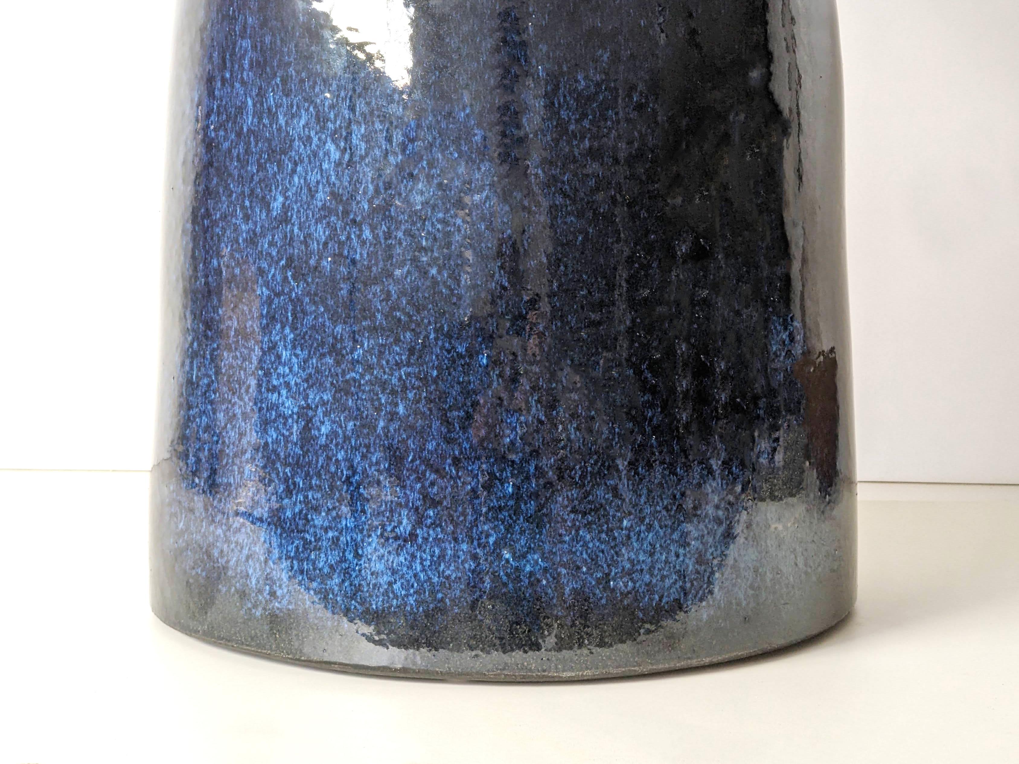 Taburete de gres cerámico azul hecho a mano Glaseado en venta