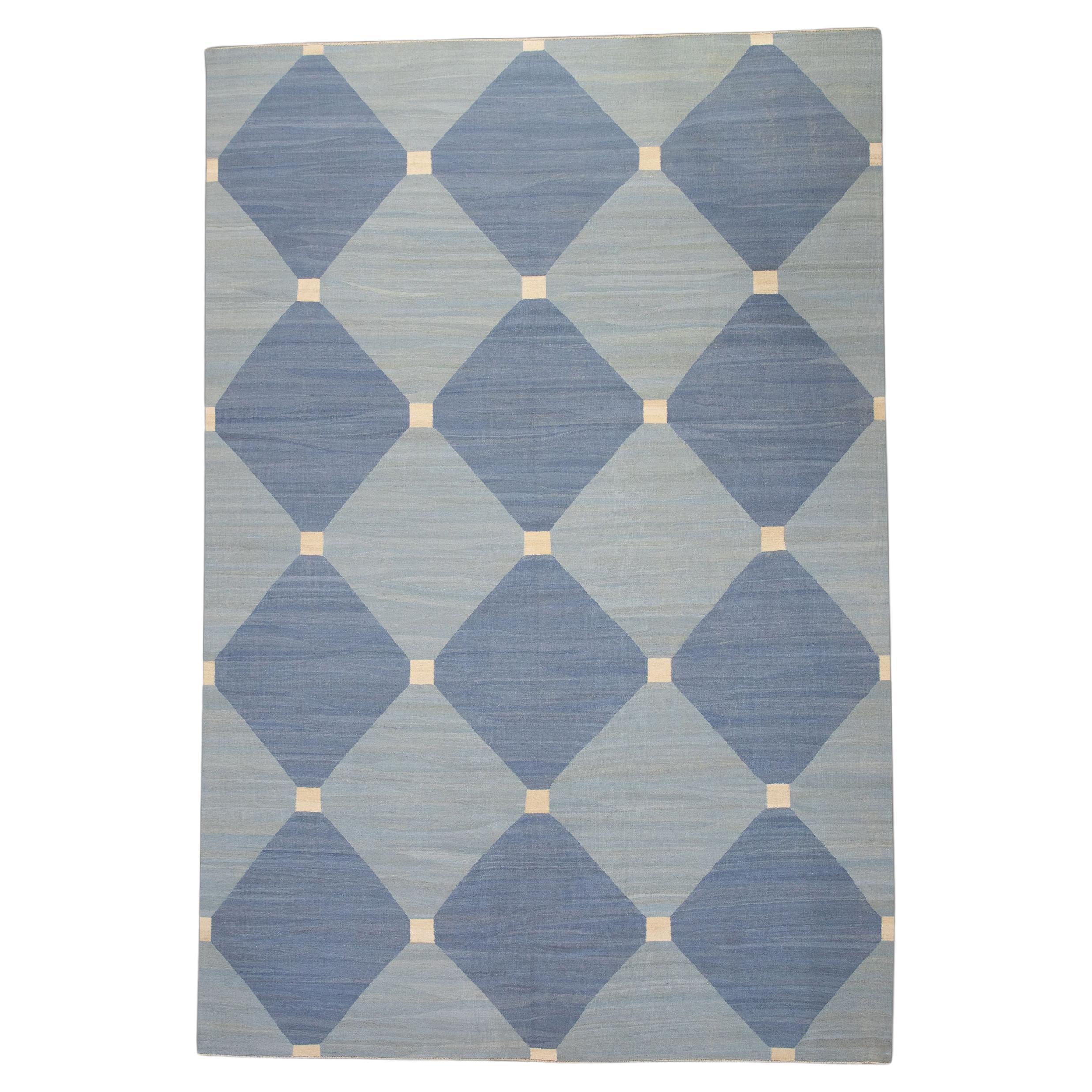Handgefertigter blauer geometrischer Flachgewebe-Teppich aus türkischer Wolle 10' x 14'6"