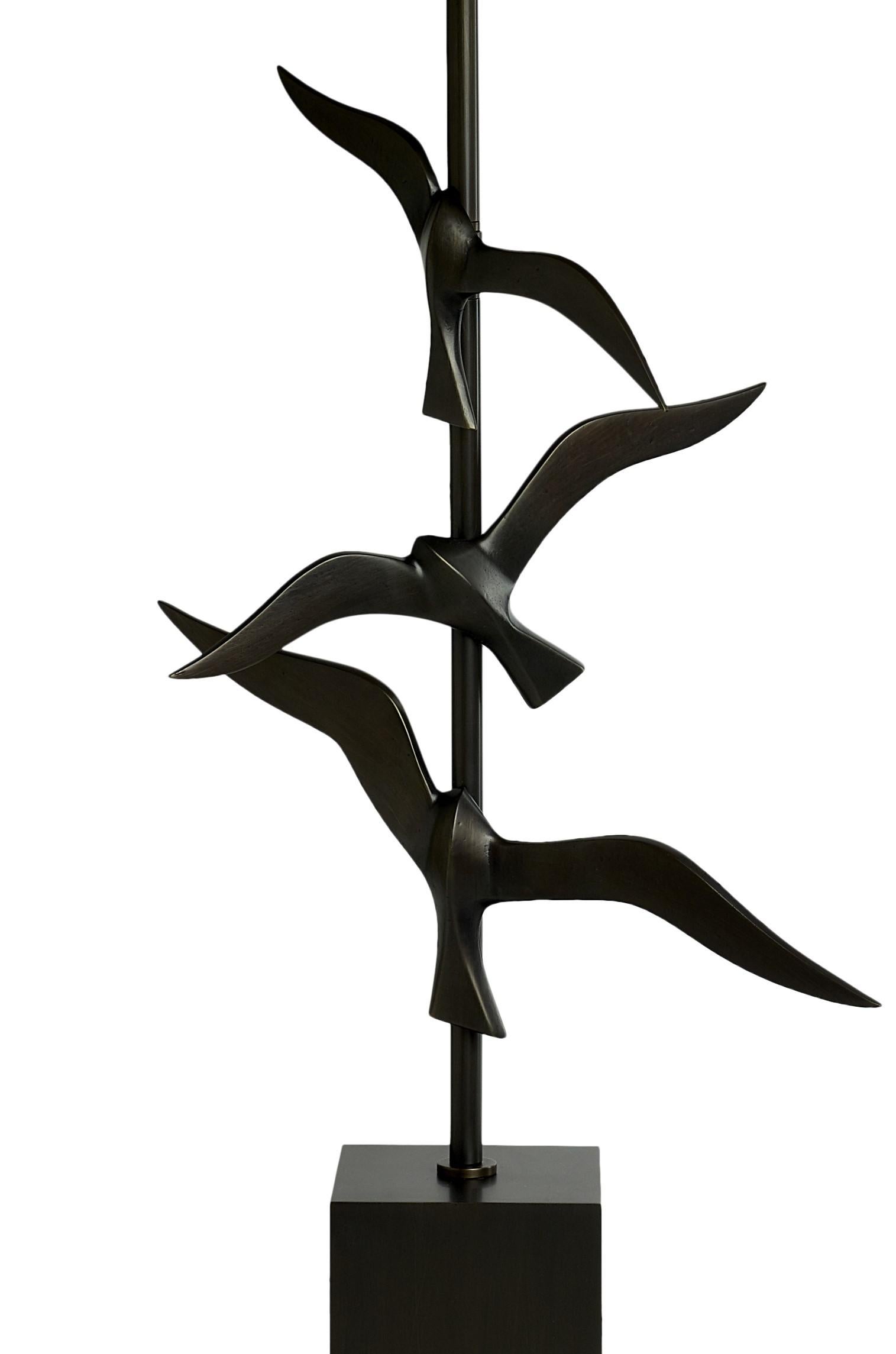 Handmade Brass and cast Bronze Oiseau Table lamp with 3 adjustable flying birds For Sale 4