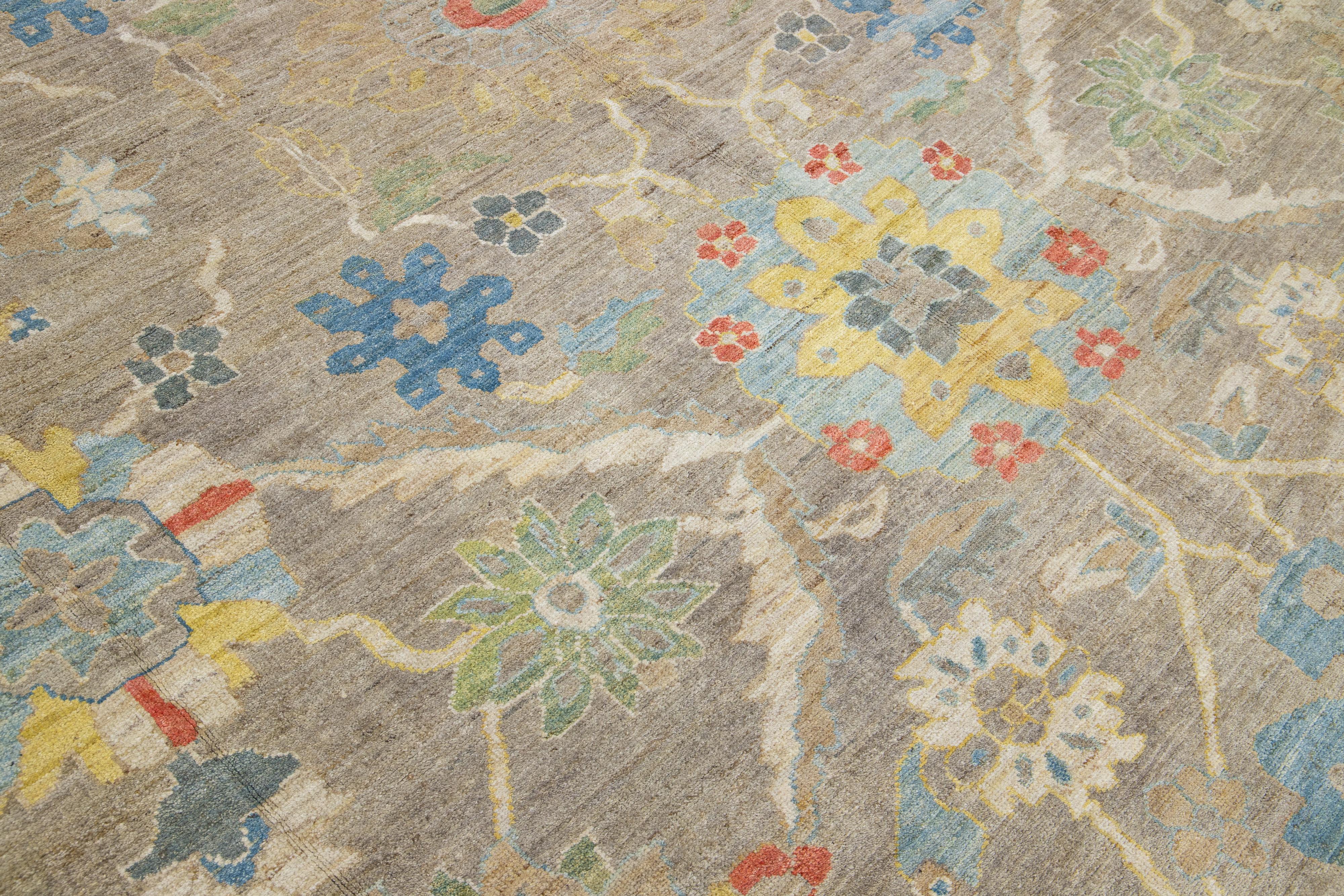 Tapis en laine de Sultanabad moderne, fait à la main, de couleur Brown, avec motif floral Allover en vente 1