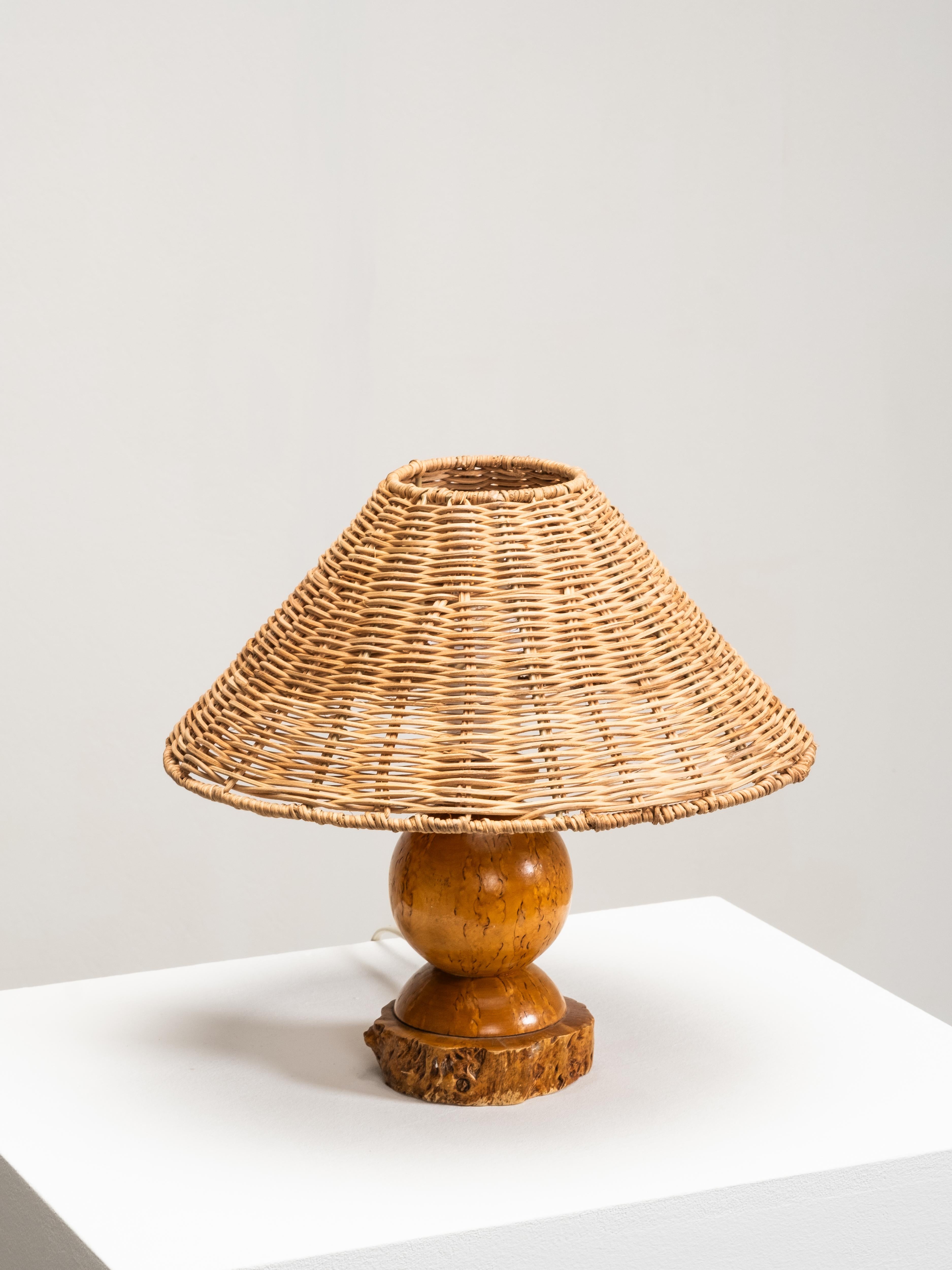 Handmade Burl Wood Table Lamp with Wicker Shade, Finland, 1940s For Sale 1