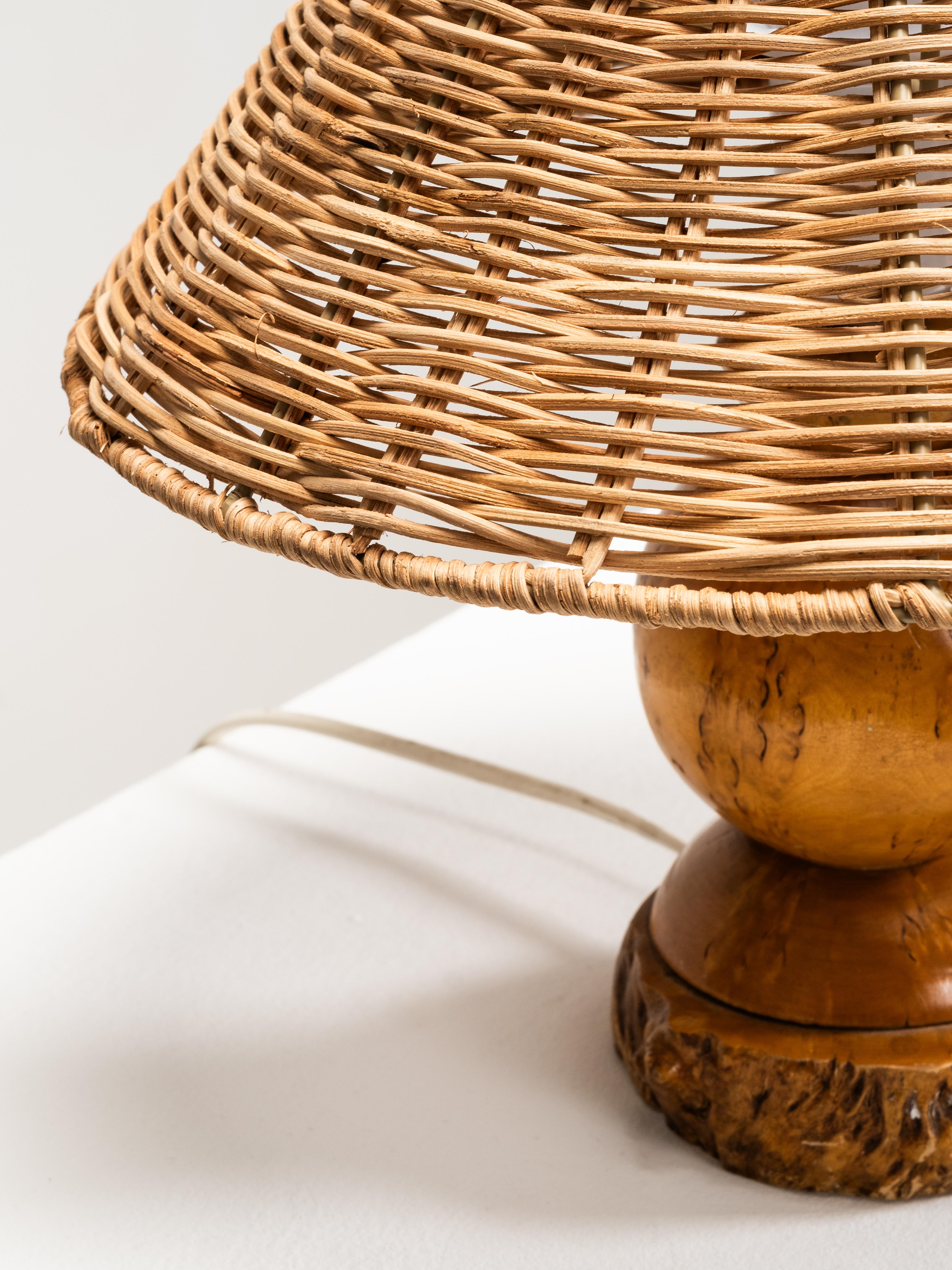 Handmade Burl Wood Table Lamp with Wicker Shade, Finland, 1940s For Sale 2