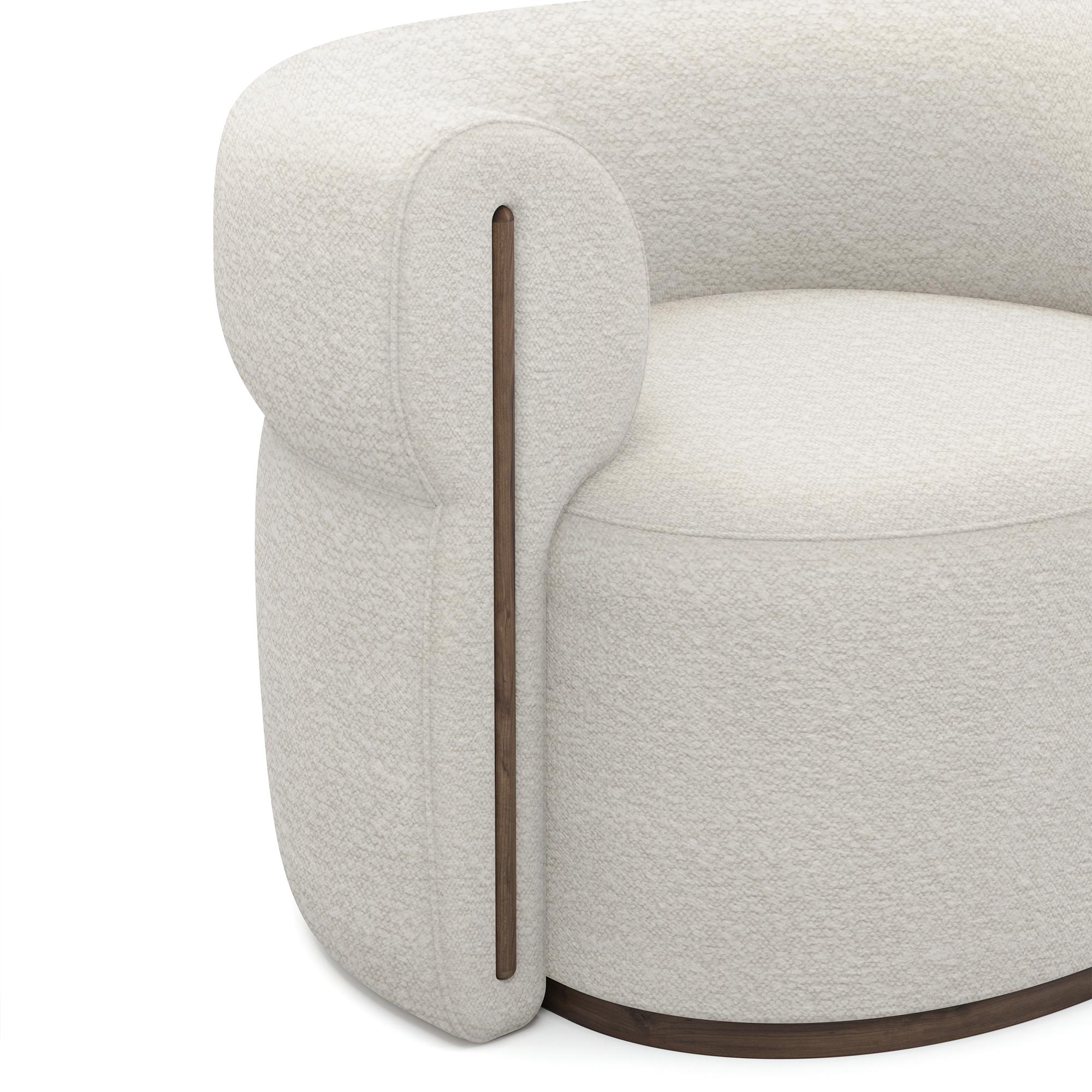 Fait main Fauteuil Camille fait à la main en tissu de luxe par Nolita Harbour en vente