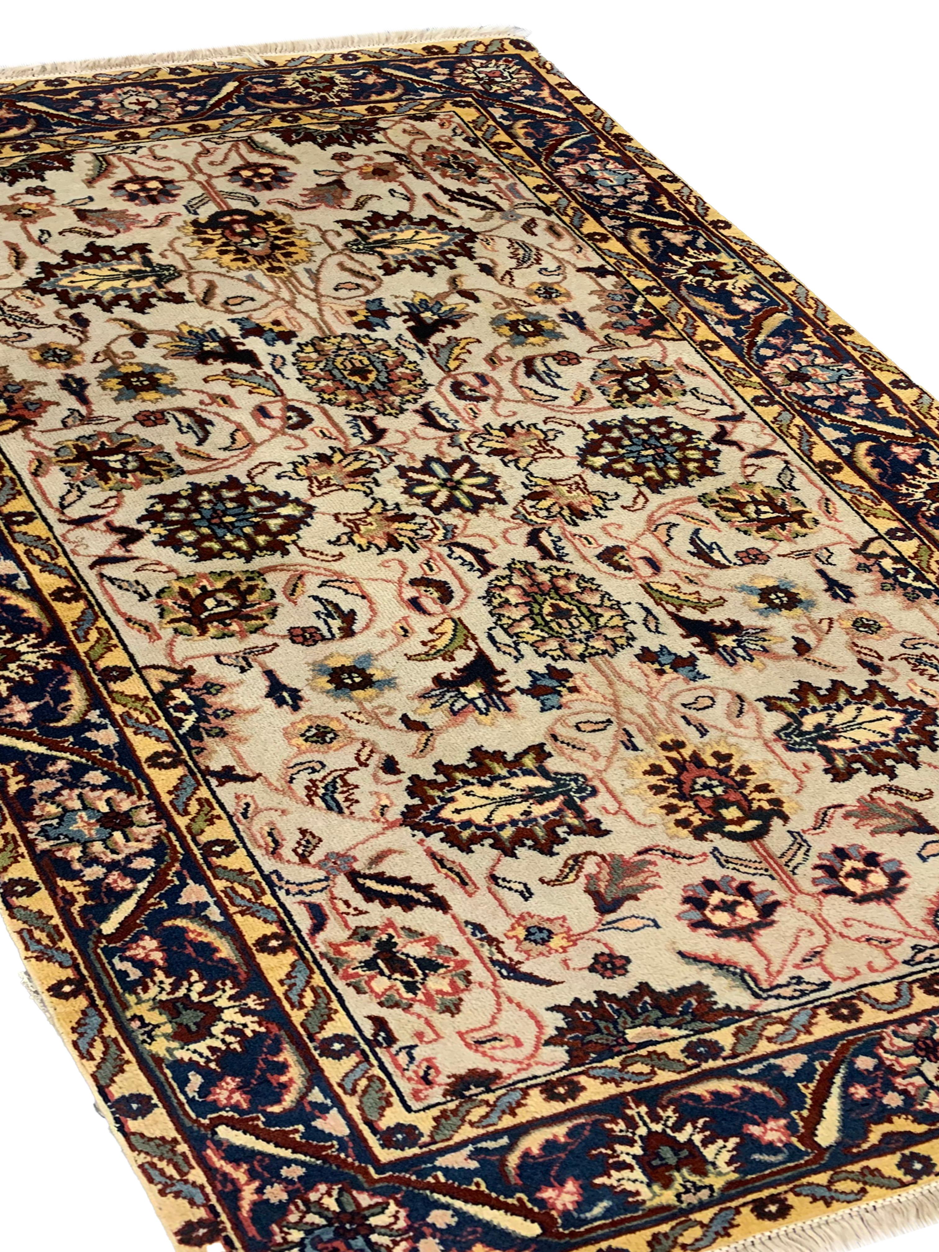 Vegetable Dyed Handmade Carpet Agra Indian Rug Traditional Cream Wool Floral Rug For Sale