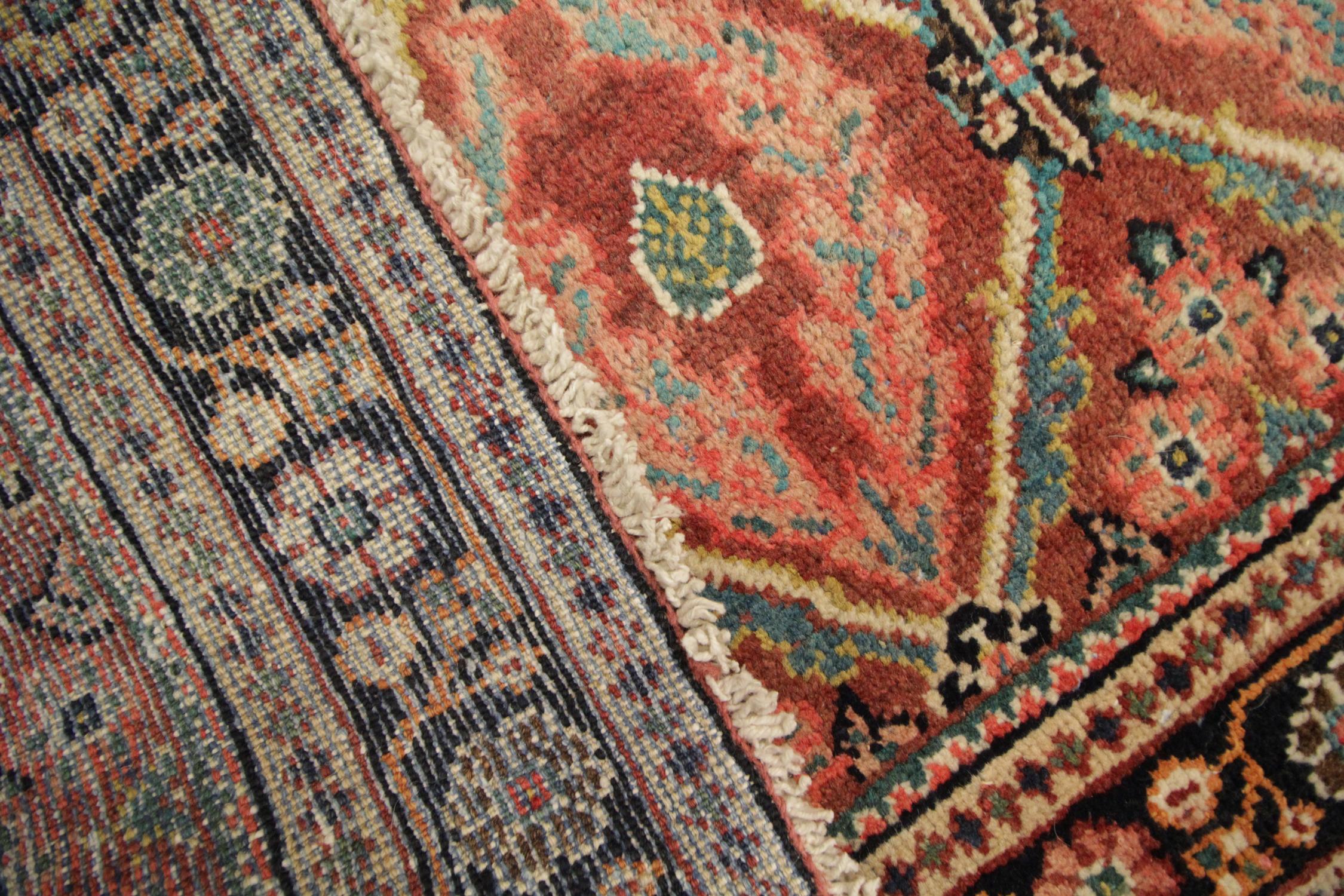 Handmade Carpet Antique Rug, Traditional Turkish Pink Living Room Rug Oriental In Excellent Condition In Hampshire, GB