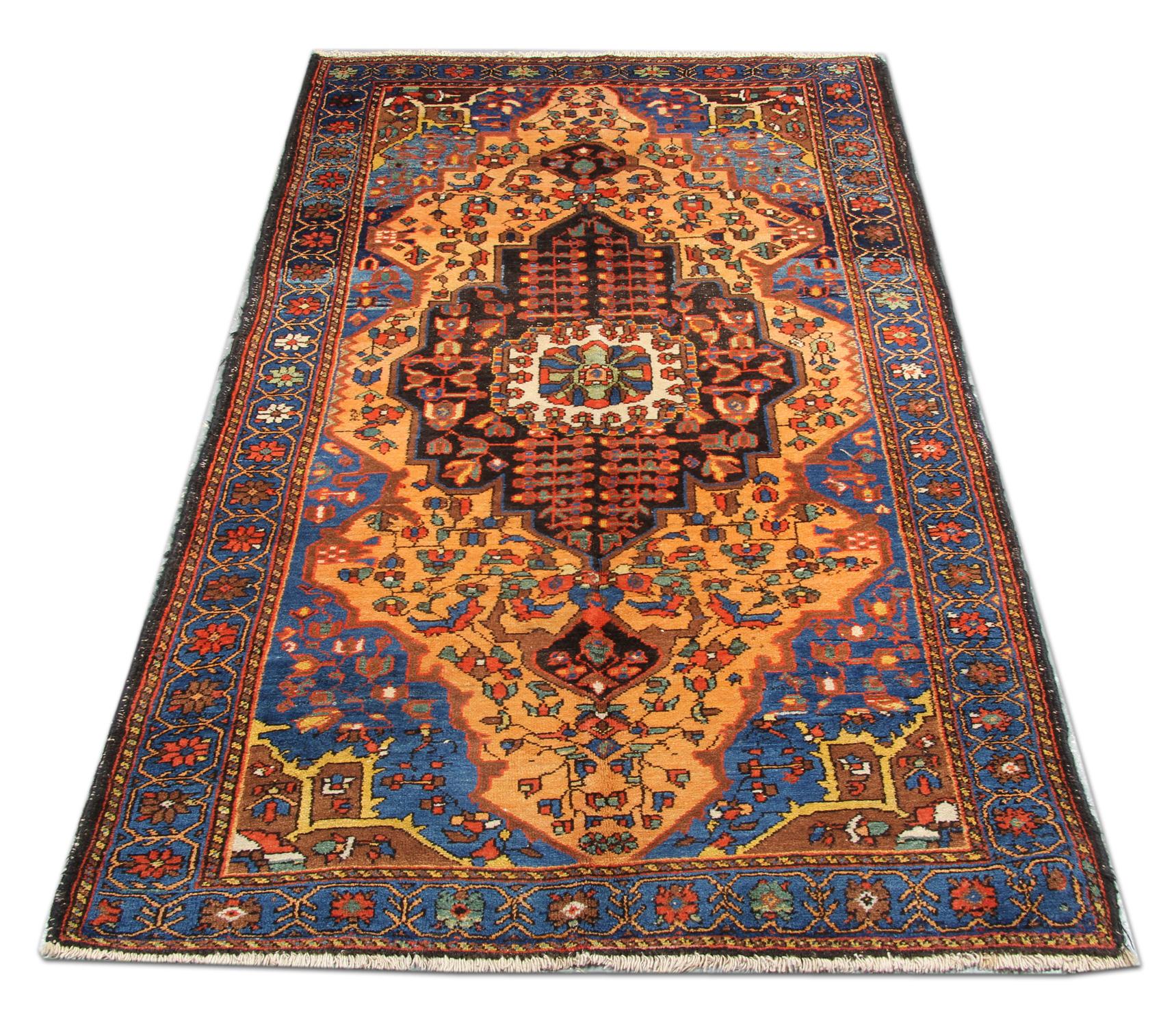 Handmade Carpet Antique Rug Traditional Yellow Rug Wool Living Room 133x193cm In Excellent Condition For Sale In Hampshire, GB