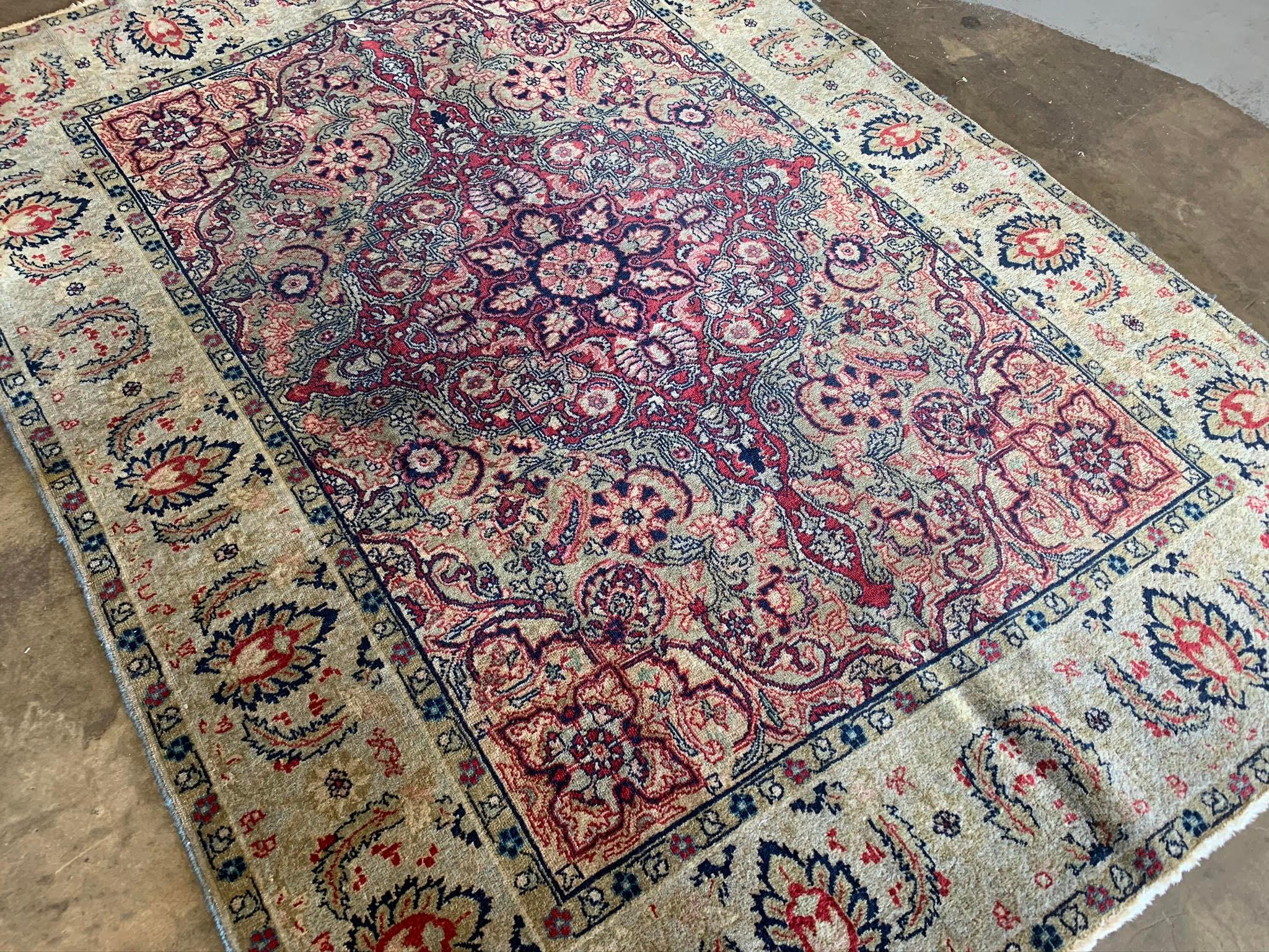 Handgefertigte antike Teppiche, Agra-Indianer-Teppich, rote orientalische Teppiche für den Verkauf im Angebot 1