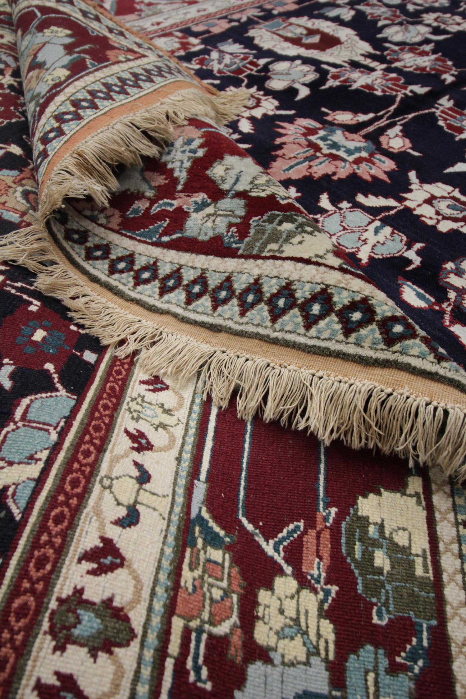 Handgefertigter antiker Teppich Indischer traditioneller rot-schwarzer Wollteppich (Frühes 20. Jahrhundert) im Angebot
