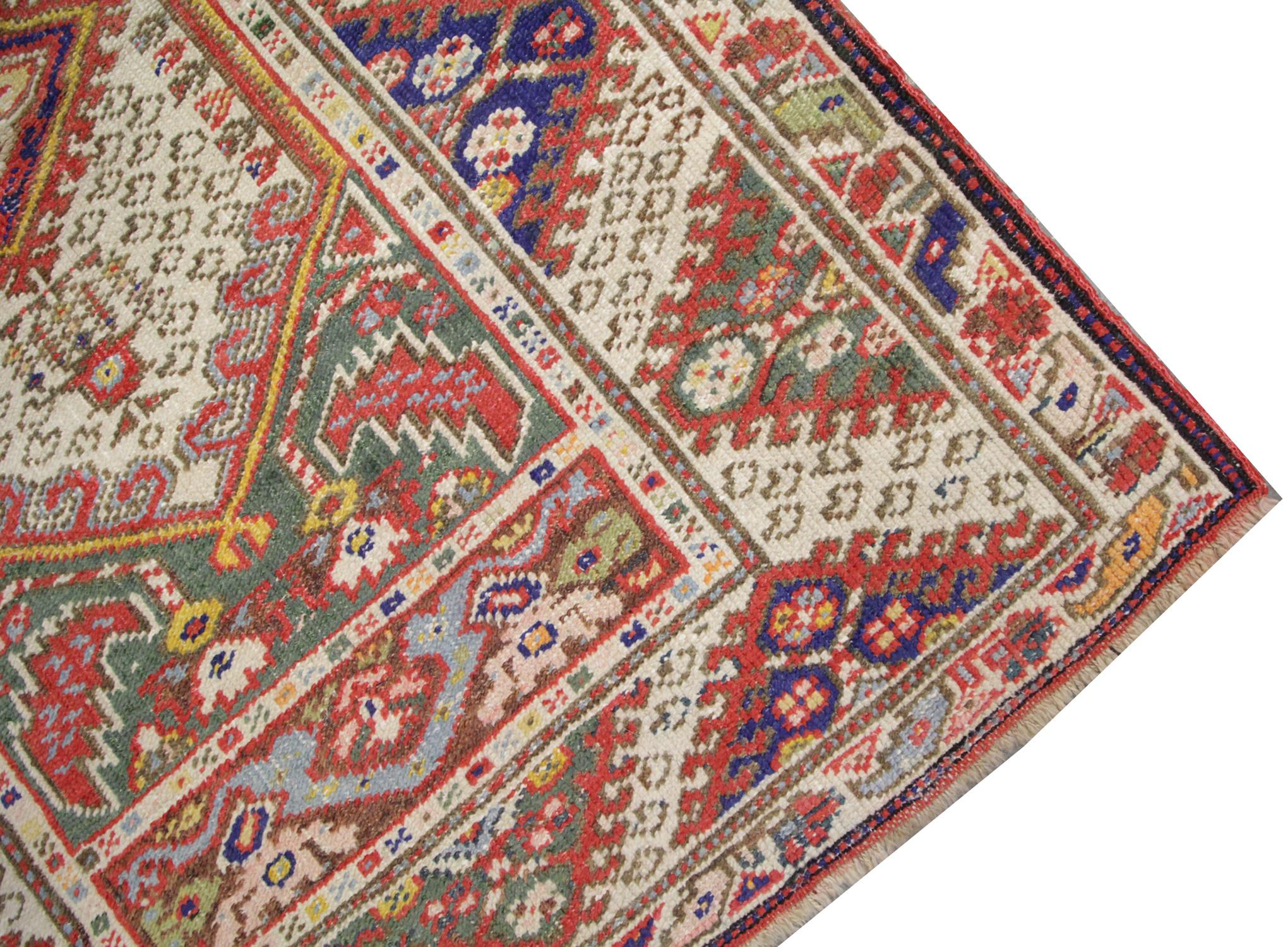 Turc Tapis de salon ancien fait à la main Tapis de salon tribal, tapis traditionnel en laine rouge en vente