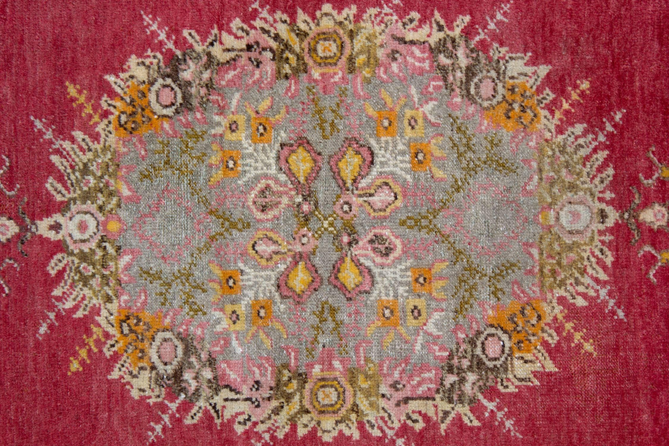 Handgefertigter antiker Teppich, türkischer Teppich, luxuriöse rote orientalische Teppiche (Viktorianisch) im Angebot
