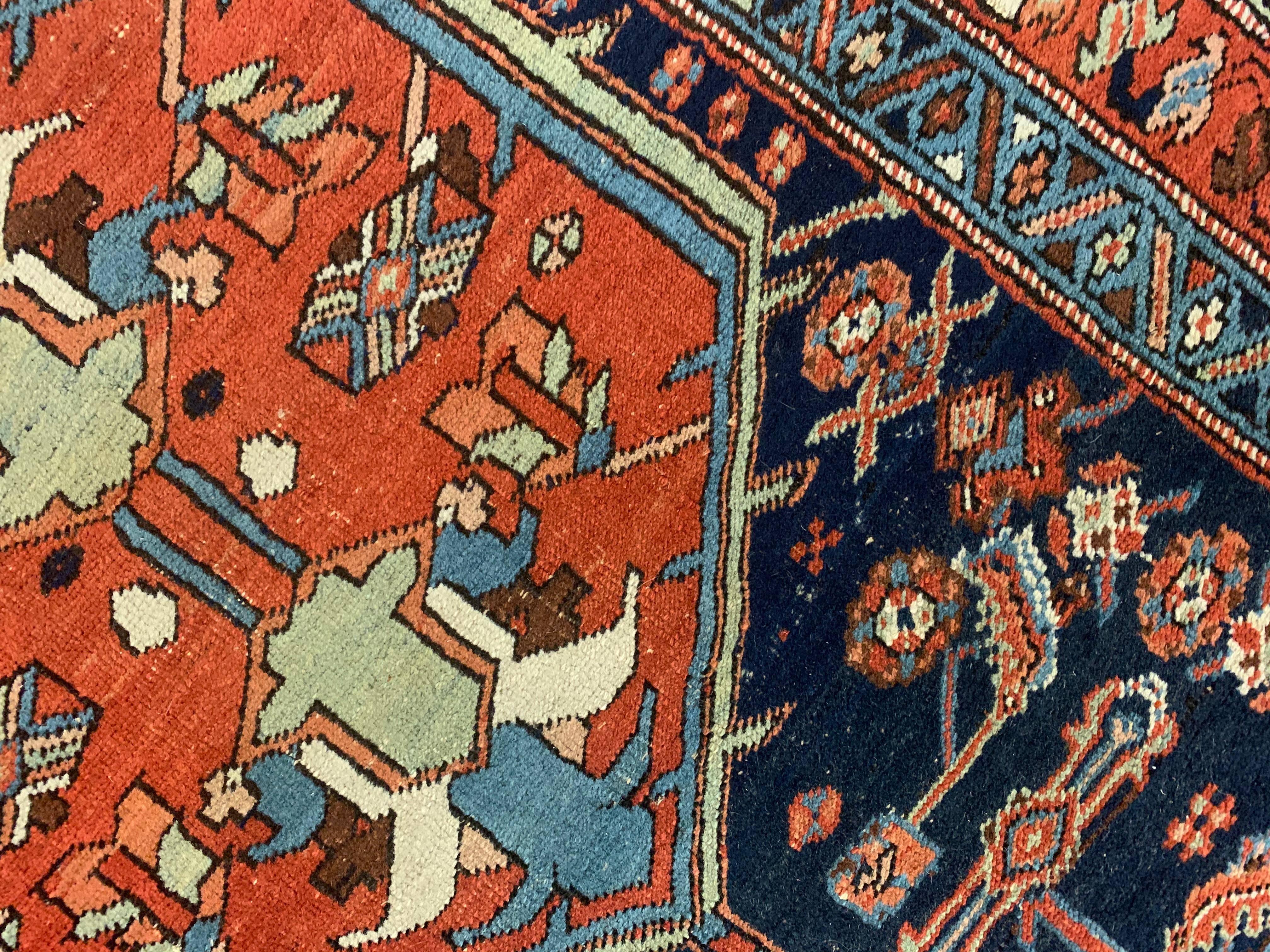 Handgefertigter antiker Woll-Läufer, Läufer, traditioneller Stammeskunst-Teppich (Spätes 19. Jahrhundert) im Angebot