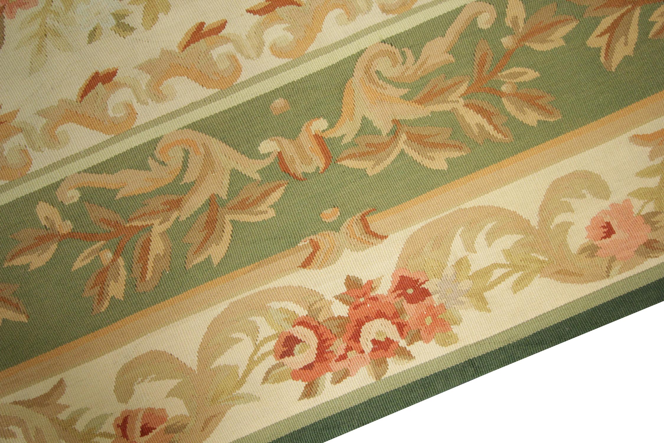 Tapis d'Aubusson, tapisserie orientale de laine verte faite à la main en vente 1