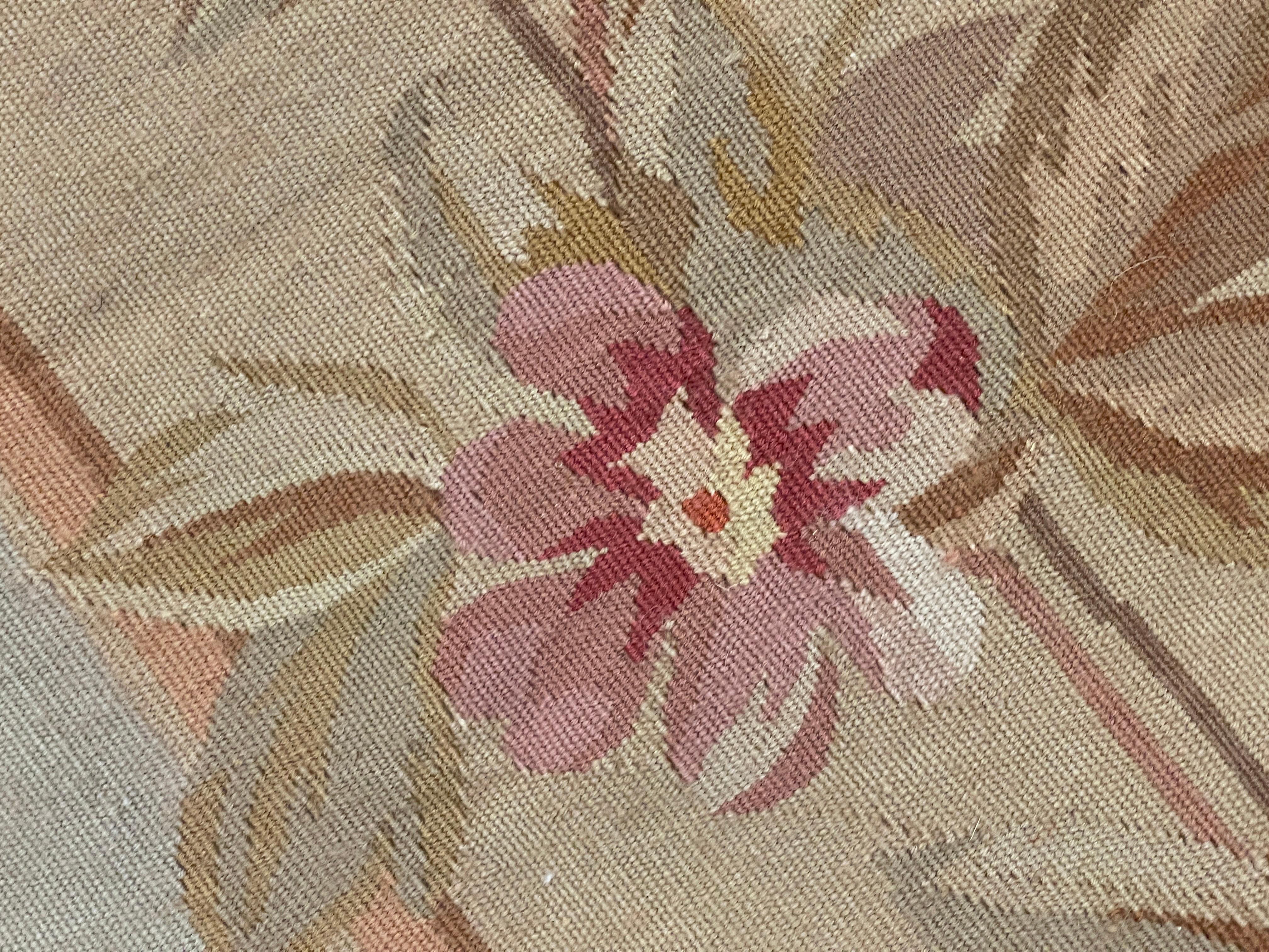 Tapis d'Aubusson bleu, très grand tapisserie de laine, tapisserie faite à la main rose poudré en vente 6