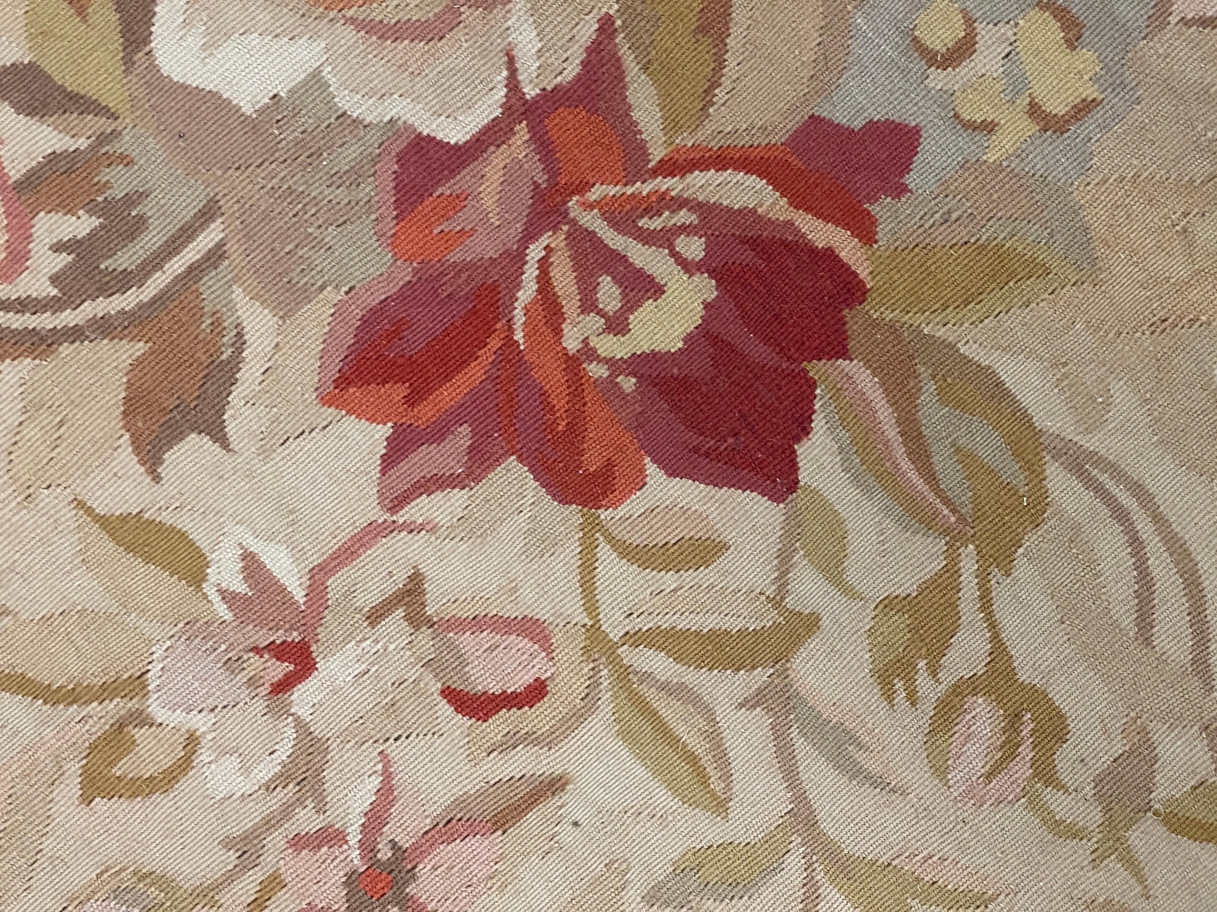Tapis d'Aubusson bleu, très grand tapisserie de laine, tapisserie faite à la main rose poudré en vente 9