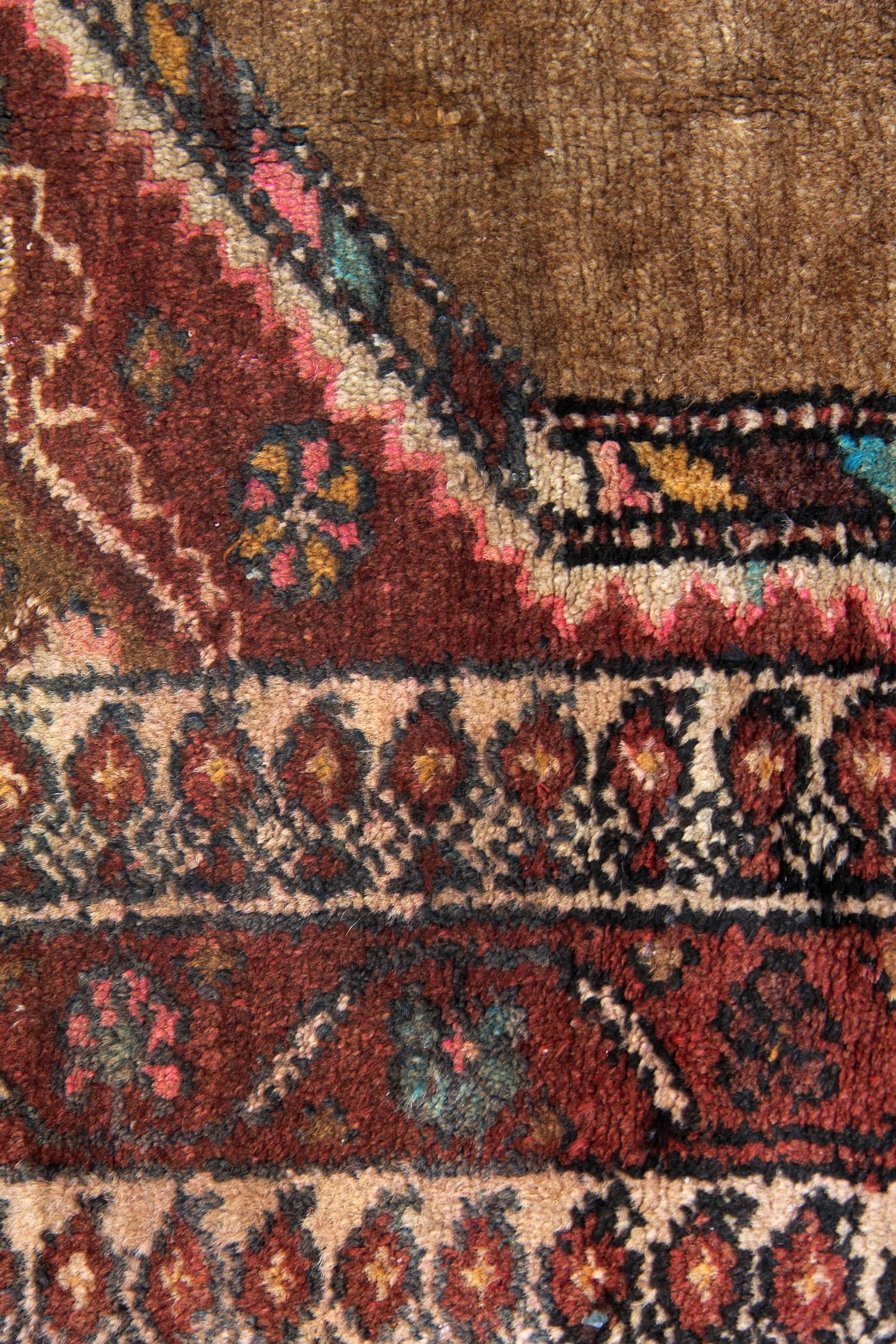 Handmade Carpet Caucasian Azerbaijan Rug, Classic Vintage Area Rug In Excellent Condition In Hampshire, GB