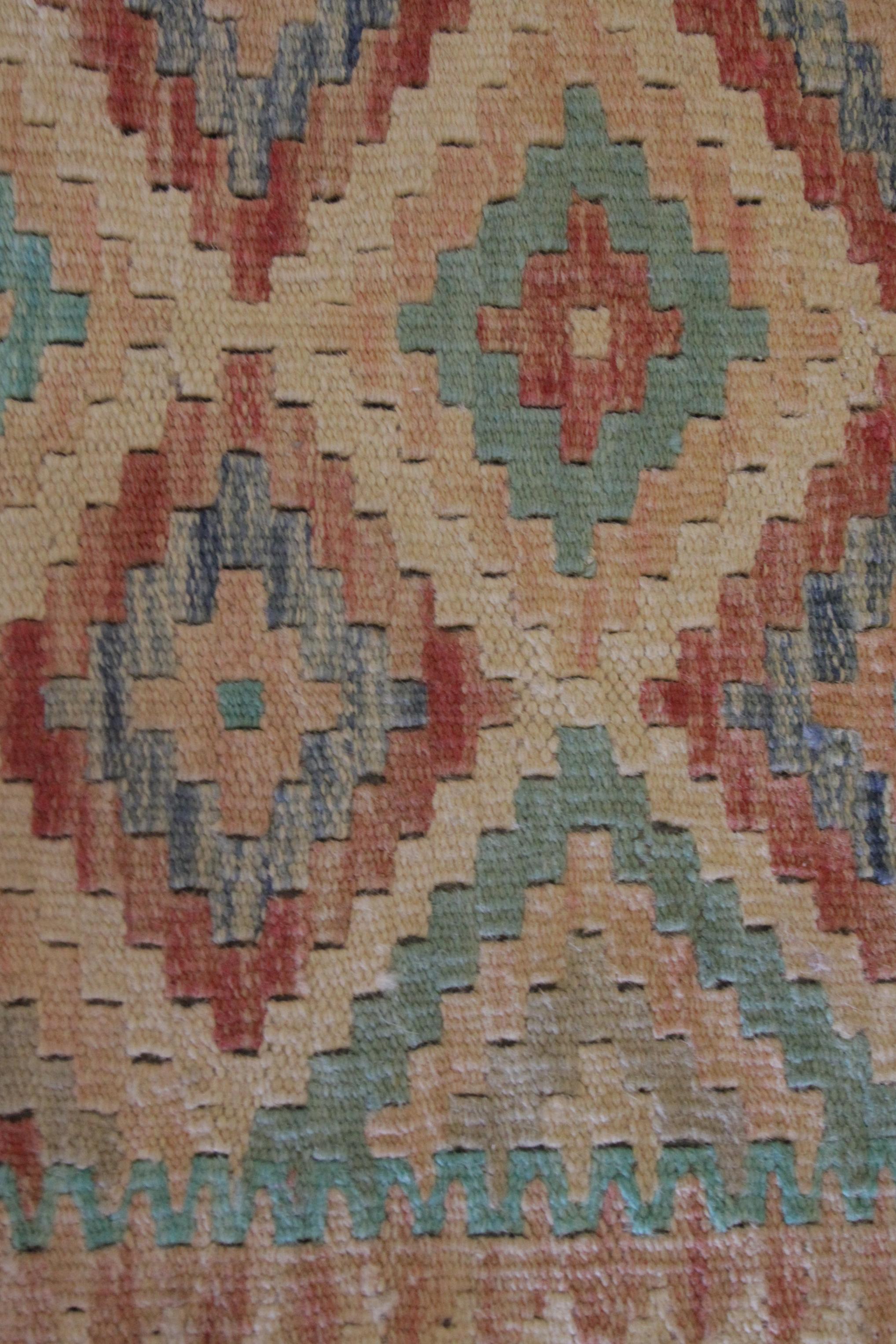 Cream Wool Kilim Rug Modern Kilim Traditional Area Rug Handmade Carpet  For Sale 2