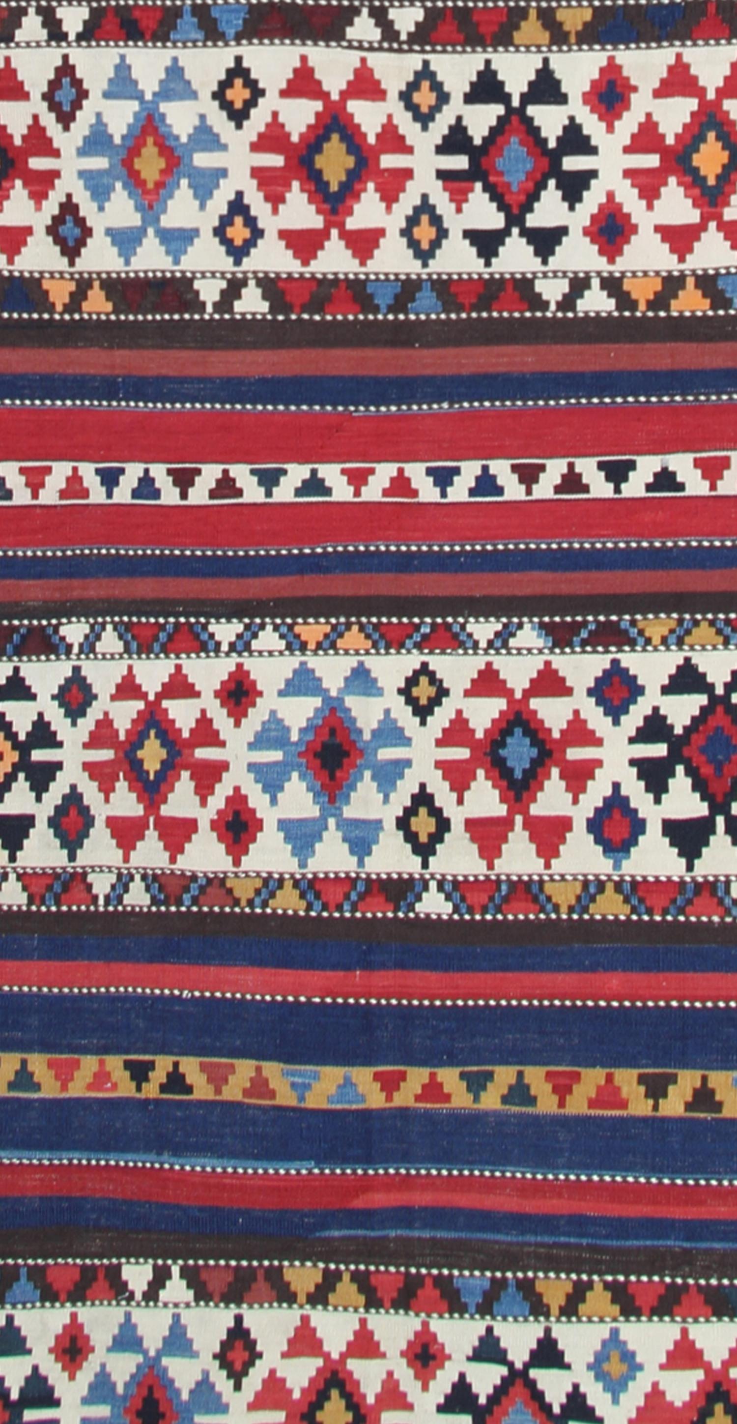 Handgefertigter Teppich Kilim Rug Traditional Striped Wool Vintage Area Rug (Mitte des 20. Jahrhunderts) im Angebot