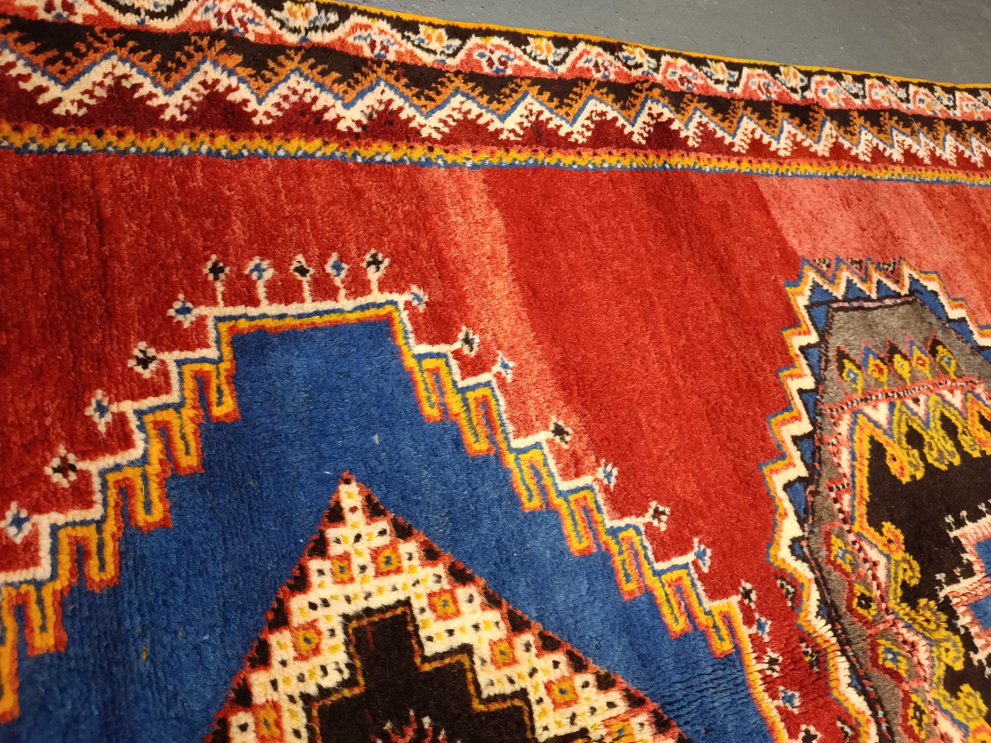 Tribale Tappeto fatto a mano Tappeti marocchini, Tappeto geometrico rosso Tappeto primitivo in vendita in vendita