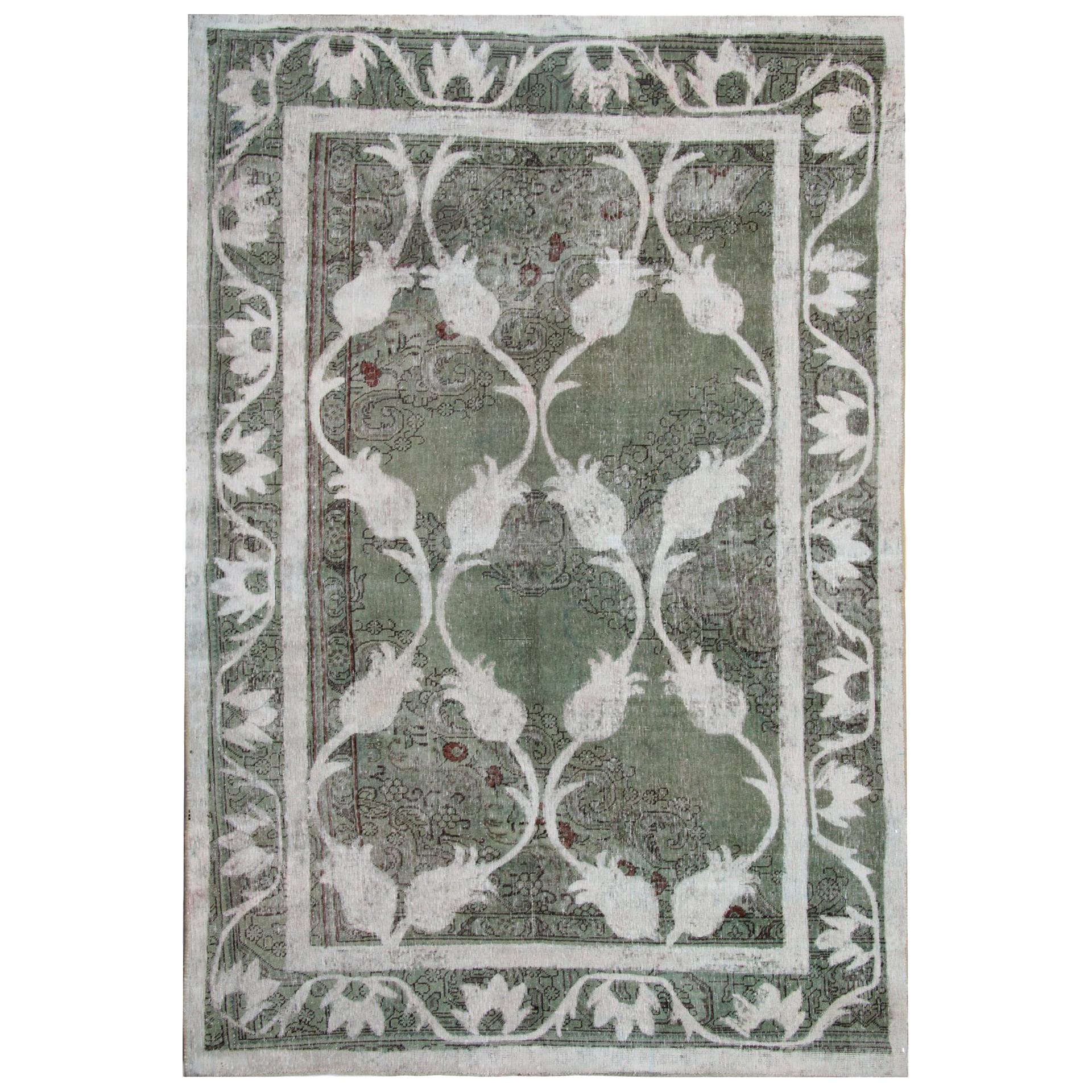 Handgefertigter orientalischer Teppich in Grau und Grün, Türkisch, Vintage