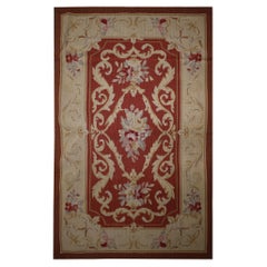 Tapis artisanal en laine rouge tapisserie à l'aiguille traditionnelle beige