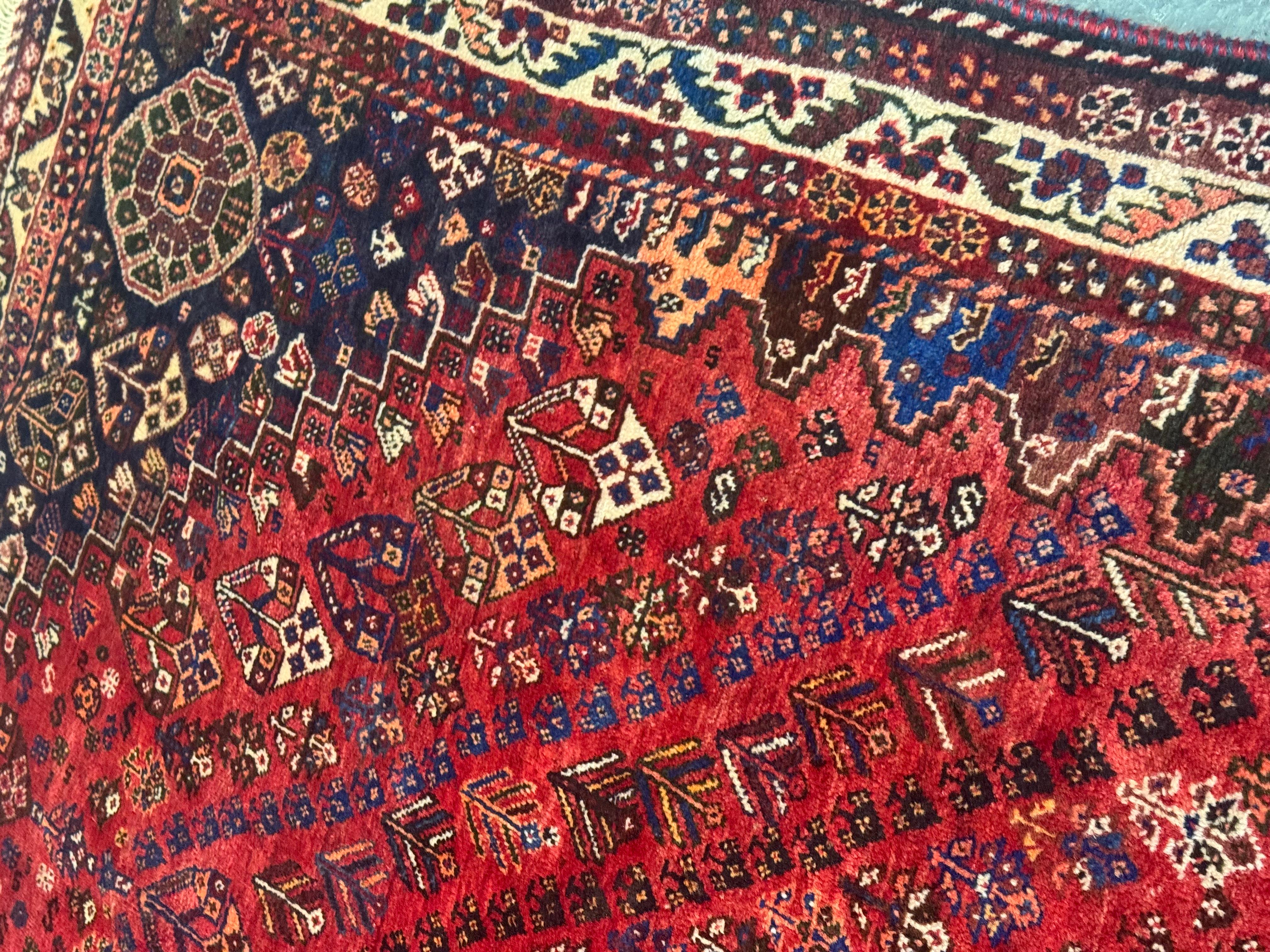 Alfombra hecha a mano Alfombra Tribal Qashqai, Alfombra Persa Rústica Vintage Patrón Vegetal en venta 7