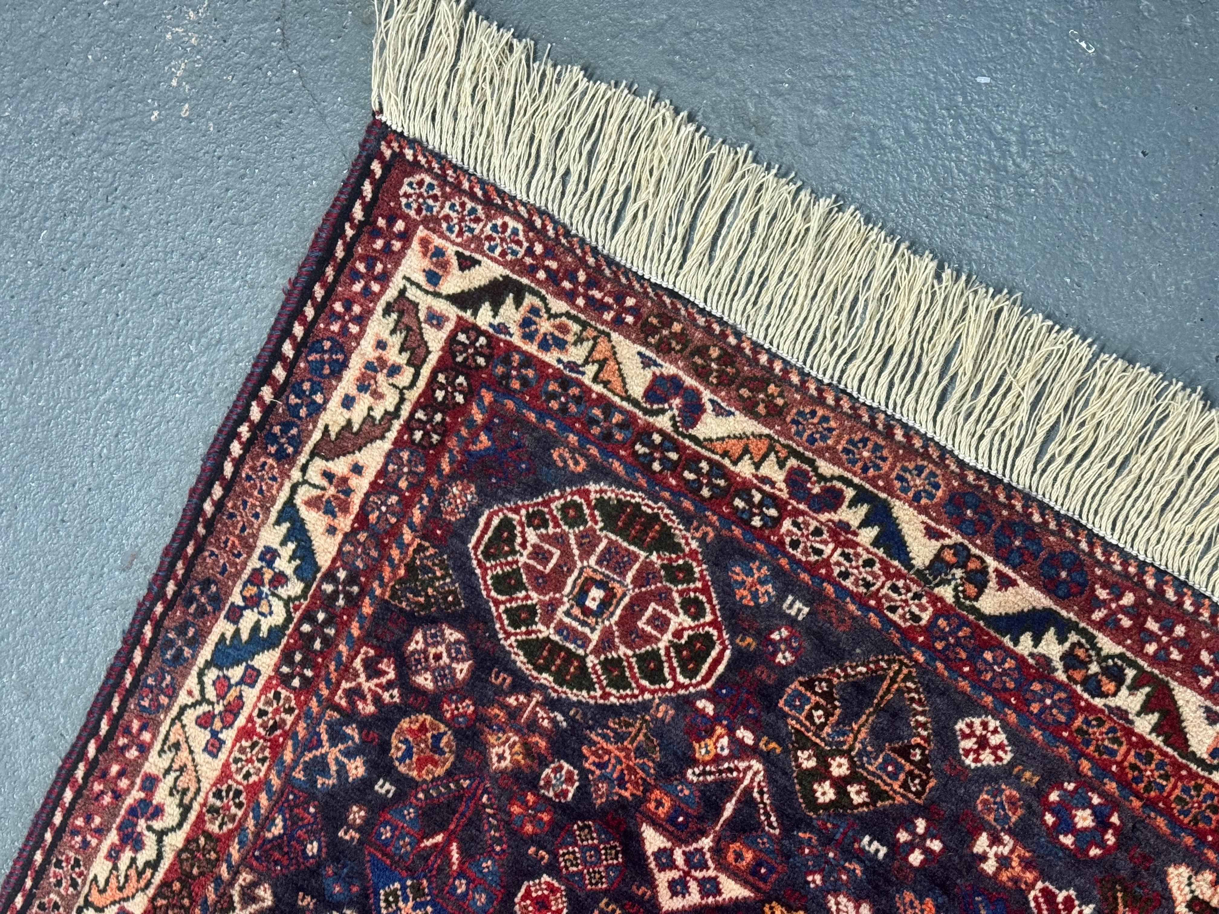 Alfombra hecha a mano Alfombra Tribal Qashqai, Alfombra Persa Rústica Vintage Patrón Vegetal en venta 11